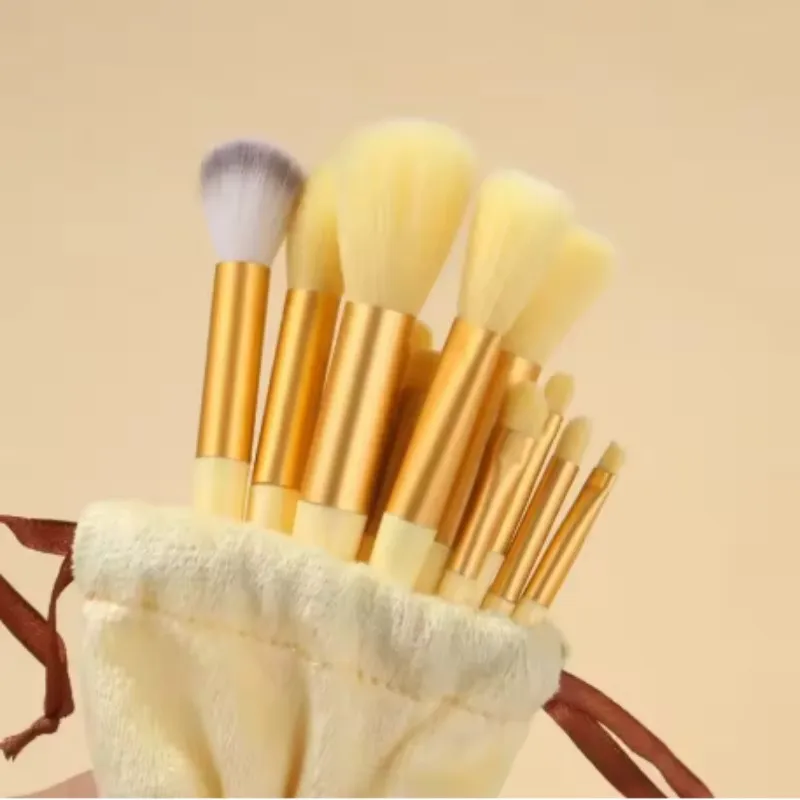 مجموعة فرش مكياج صفراء مكونة من 13 قطعة مع شعيرات فائقة النعومة - مجموعة فرش تجميل احترافية كاملة لكريم الأساس والكونتور والعين #4