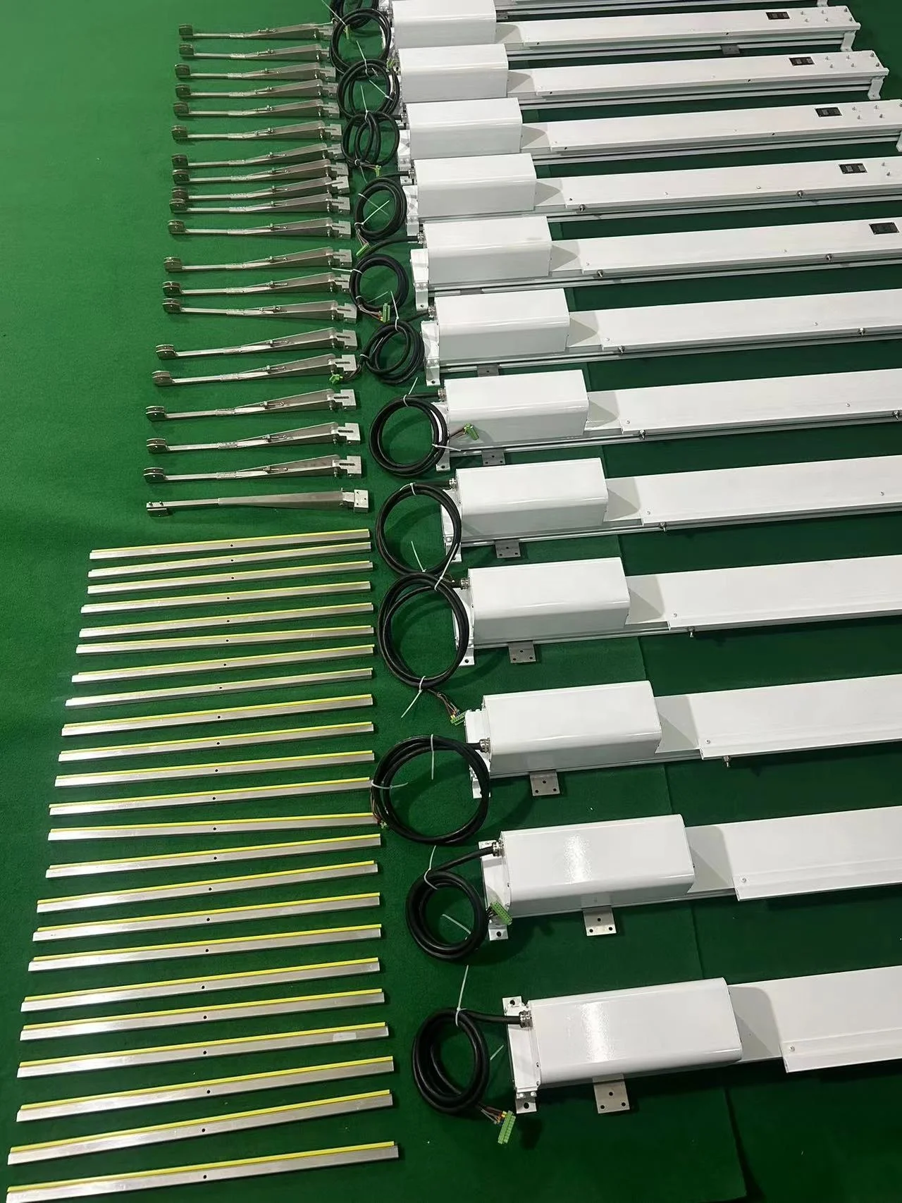 Marine boat rear window heating wiper windshield spraying wiper blade magnetic arm rain dust snow