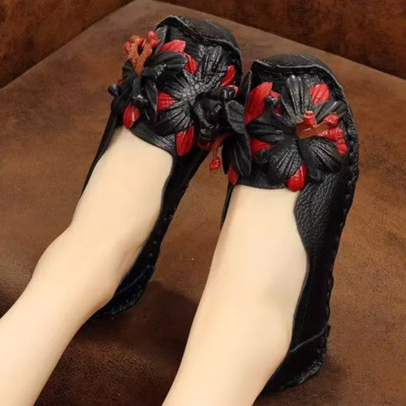 Women's Three-dimensional Flower Mom's Flat Shoes, Loafers, Cowhide Slip Covers, Summer Round Toe Casual Shoes, Sizes 35-42