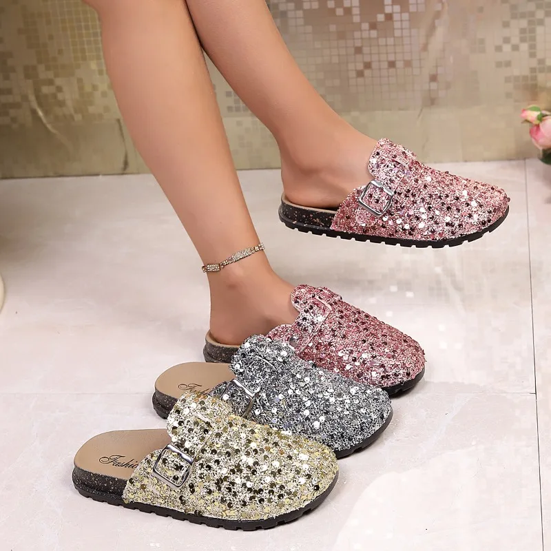 

Женские тапочки 2026: Новинка весенне-осеннего сезона, повседневные, с закрытым носком, на плоской подошве, с декоративными пайетками, для дома, шлепанцы.