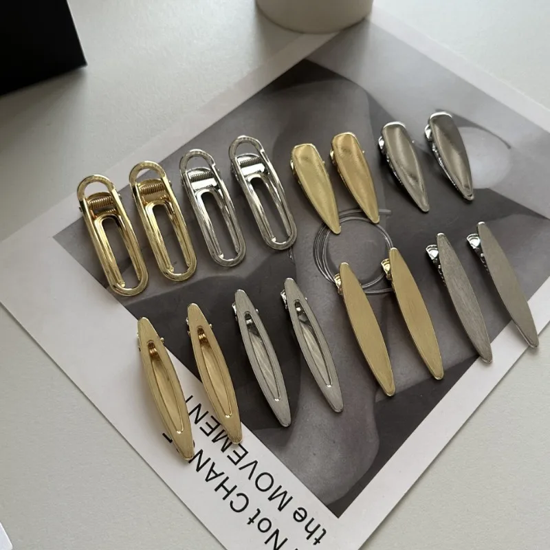 2-teiliges Set Gold- und Silberfarbene Legierung Einfarbige Ausgehöhlte Haarspangen Haarnadeln für Frauen Haaraccessoires Kopfschmuck – Detail 3