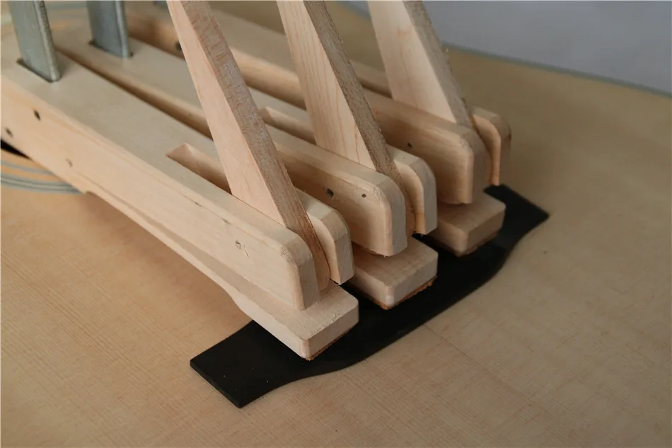 HUATOOL Hartes Ahornholz Eisen Deep Throat Klemme für Gitarre Cello Violine Brücke F-Form Holzbefestigung Holzarbeiten – Detail 7