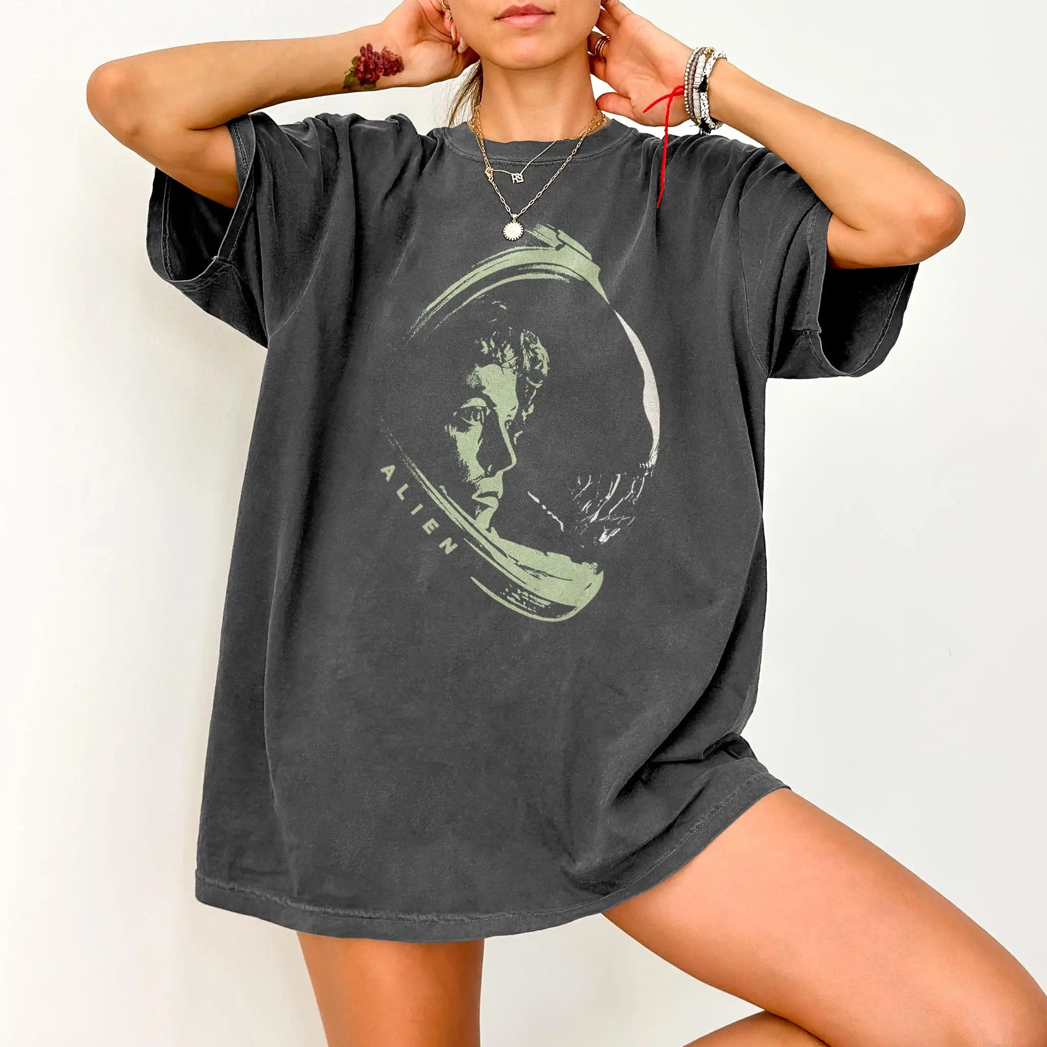 Alien Movie T-shirt - Classic Sci-fi Horror Movie T-shirt with Fans, Short Sleeved Street Fashion Printed T-shirt