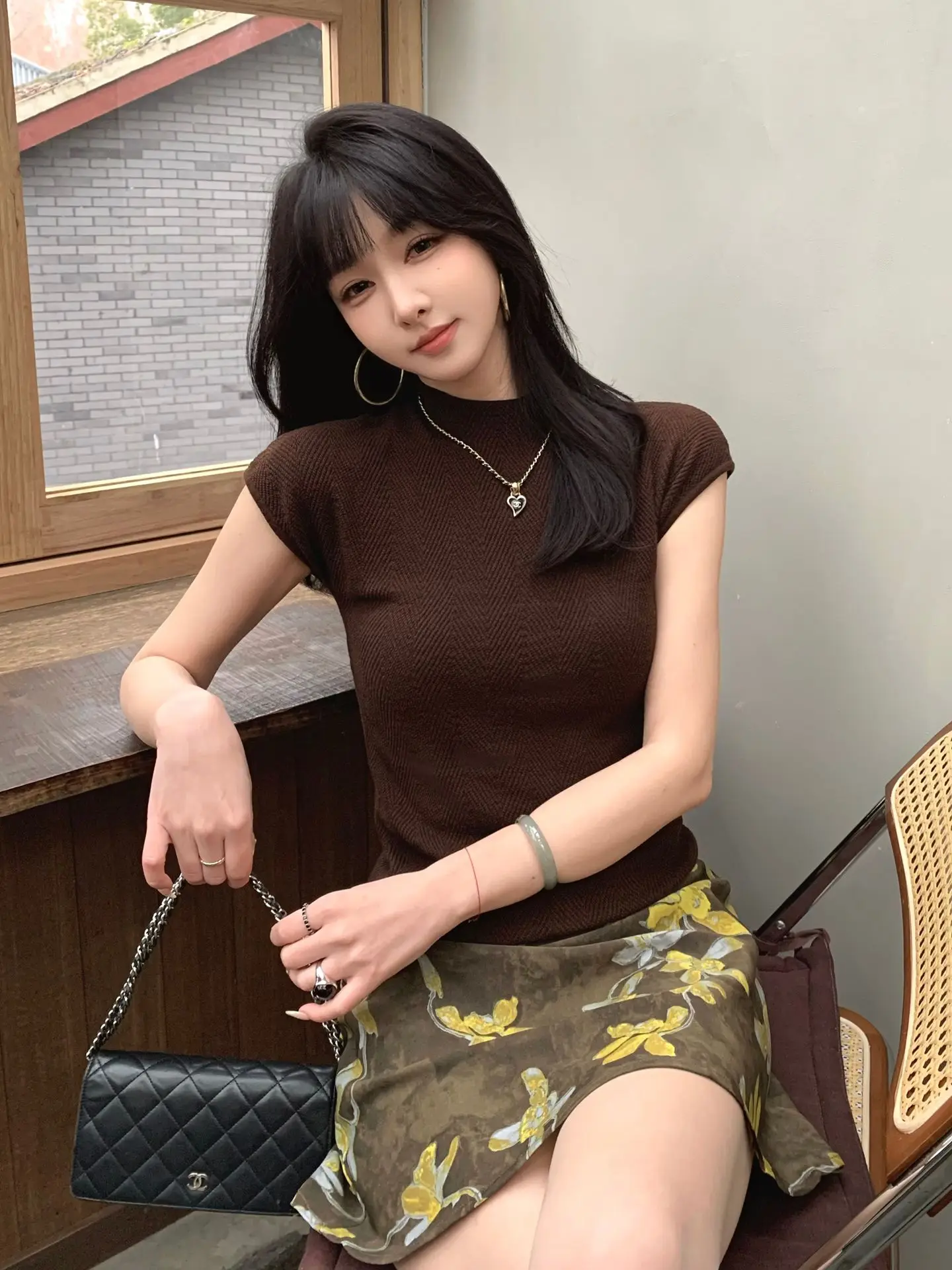 

Тонкая трикотажная футболка с высоким воротником для женщин, летний базовый топ из мягкой дышащей смеси шелка, повседневная одежда