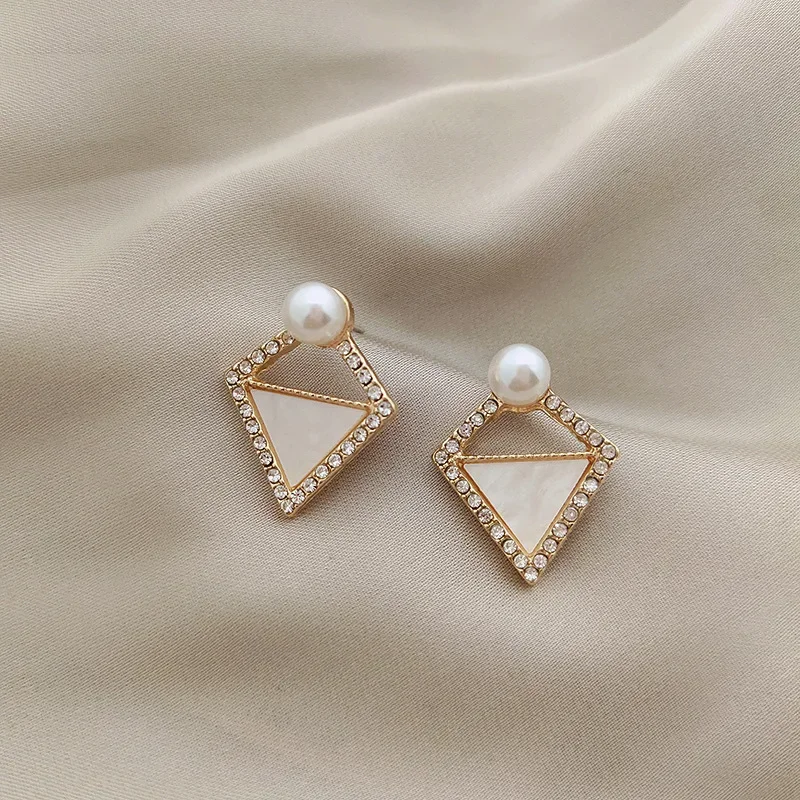 المعين كامل كريستال تقليد اللؤلؤ قرط الاذن المرصع للنساء هندسية الإناث الحلو المجوهرات بالجملة الزفاف هدية الكريسماس