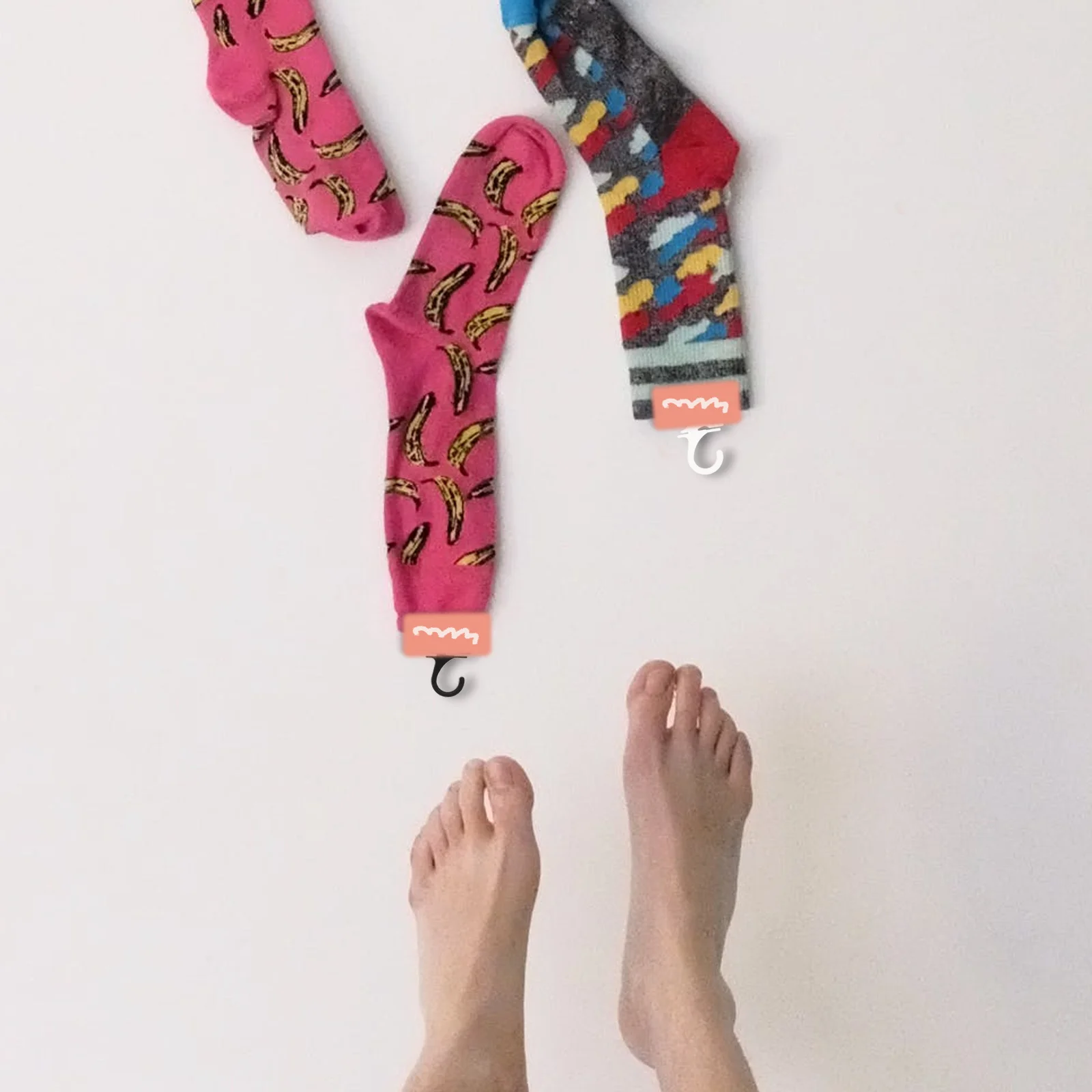 

400Pcs Sock Hangers Premium Plastic Small Lightweight Smooth Polished Neat Generous Retail Shelves Baskets Creative Design