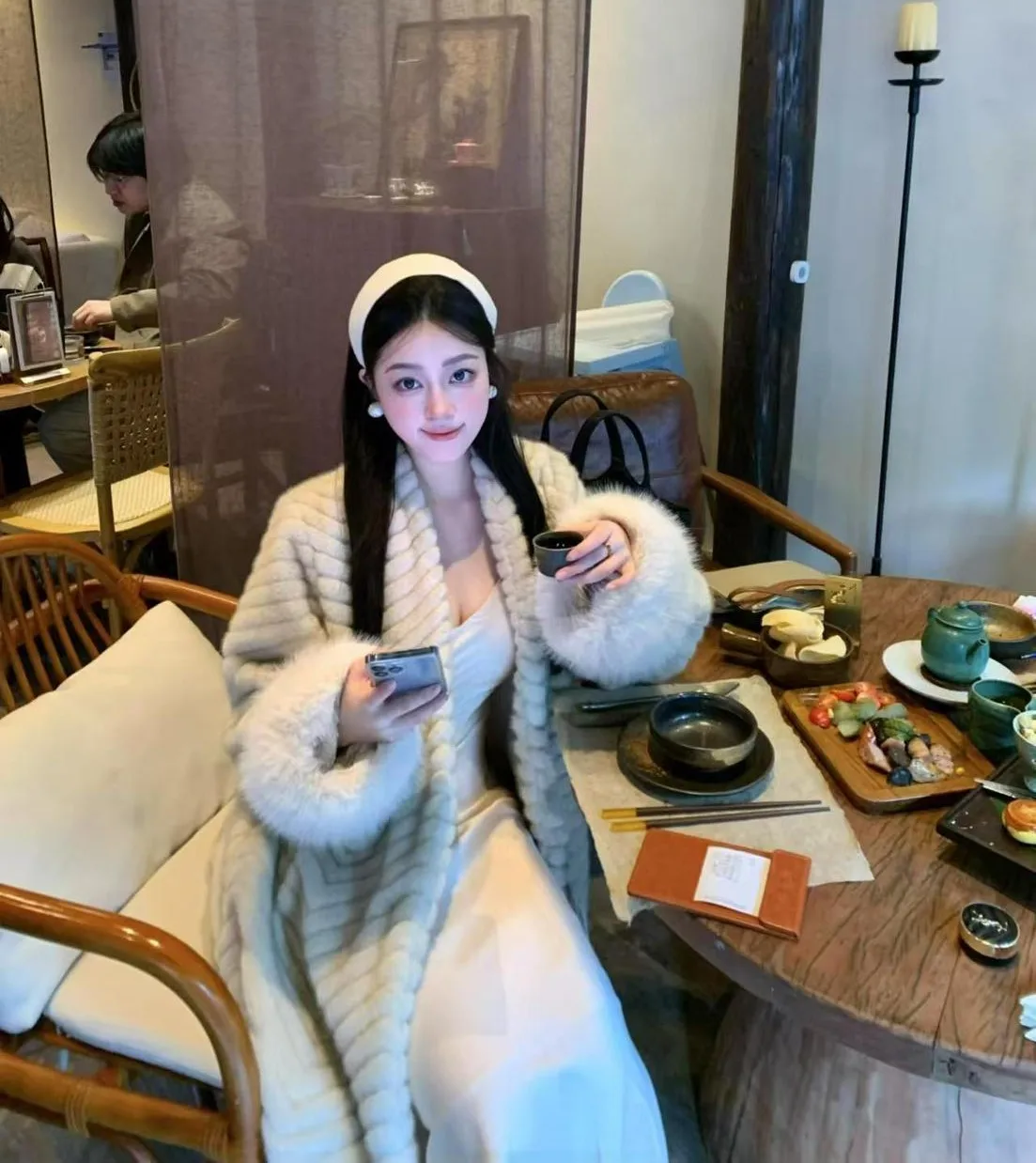 

Зеленые пальто из искусственного меха, женская униформа длиной до колена на флисовой подкладке, модный тканый капюшон из овчины для пожилых людей, Casaco, для похудения, ветрозащитный, тонкий