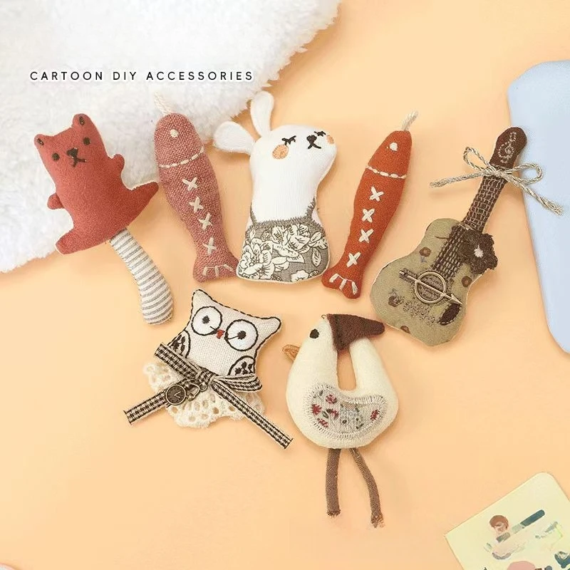 Fabric Brooch New Versatile Cartoon Cute Animal Shape Rabbit Bear Cat Pin for Bag Clothing Decoration Premium Soft Mini Handmade