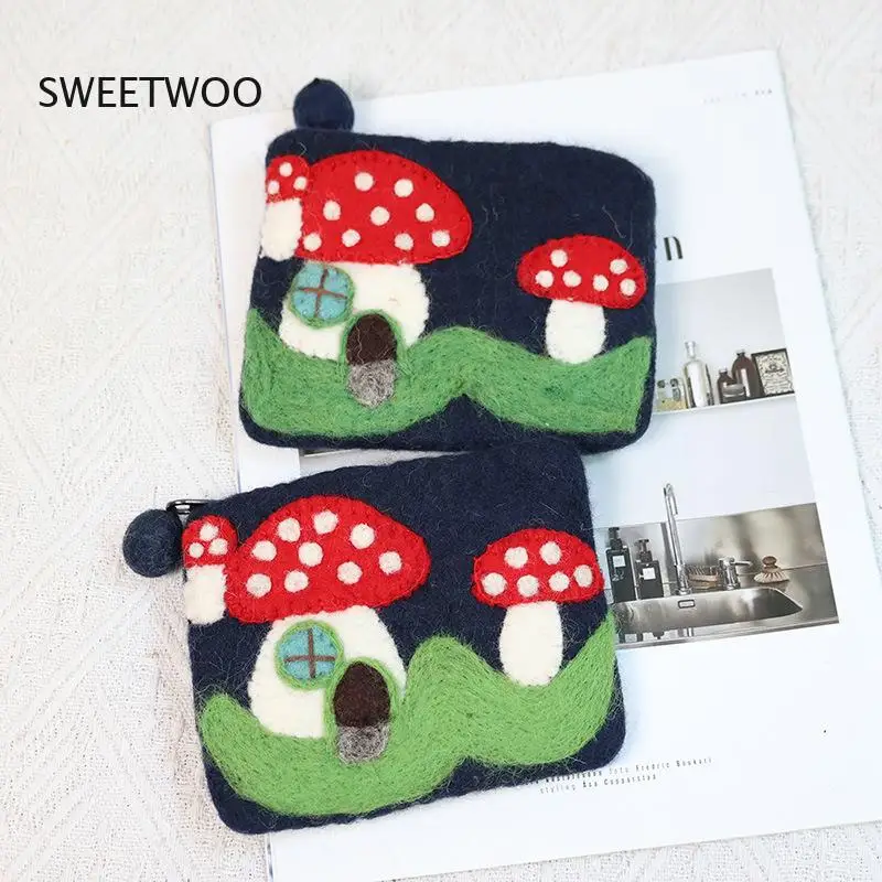 

Handmade Wool Felt Mushroom House Coin Purse, Cute Zippered Pouch for Women