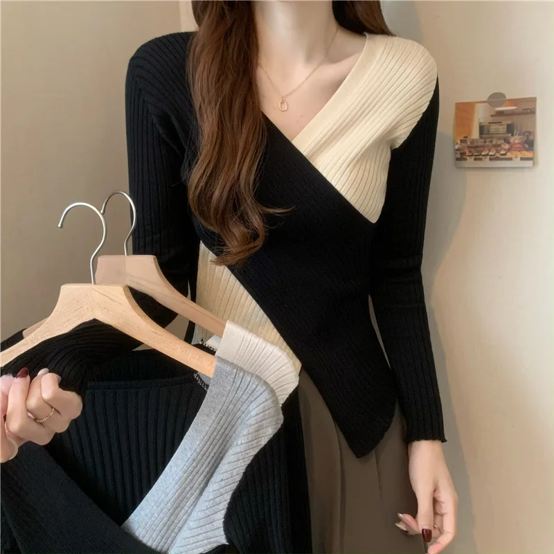 2024 New Women\'s Knitted Sweater Long Sleeved V-neck Black White Cross Design High Quality Trendy Knitwear Tops