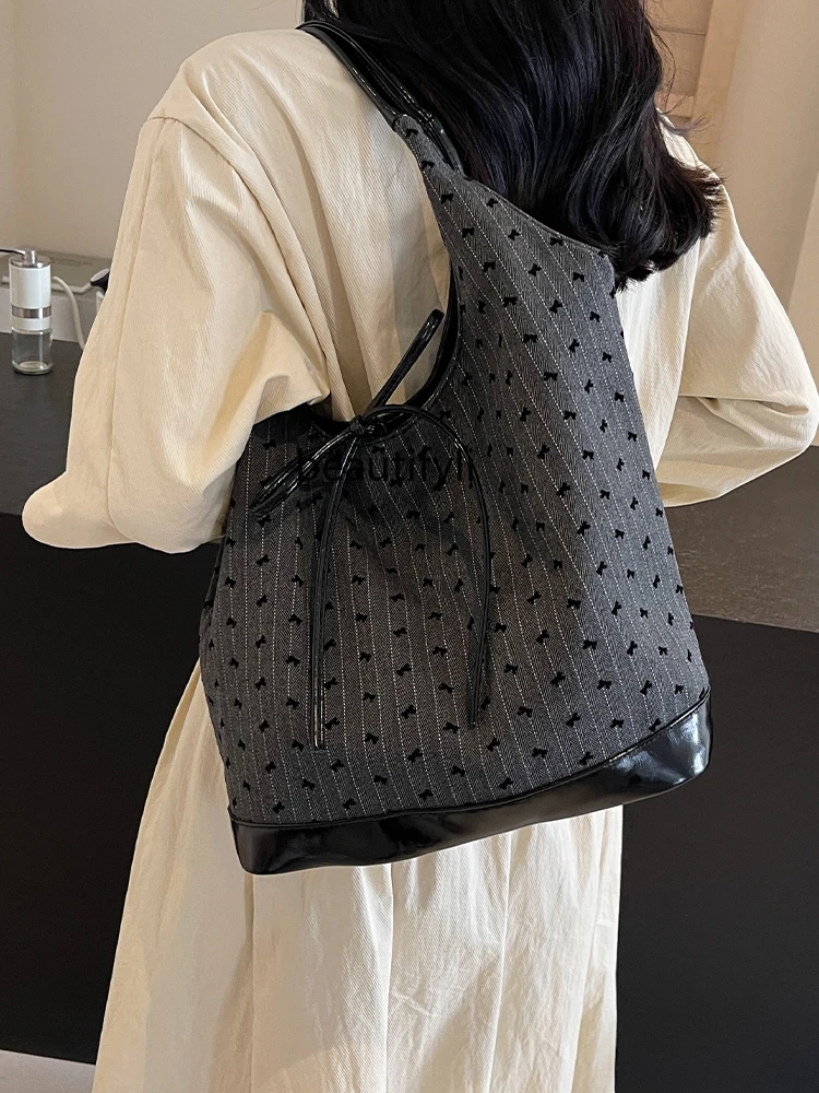 

Work Commuter Large Capacity Underarm Bag Fashion Polka Dot Casual Tote Bag All-Match Shoulder Bag