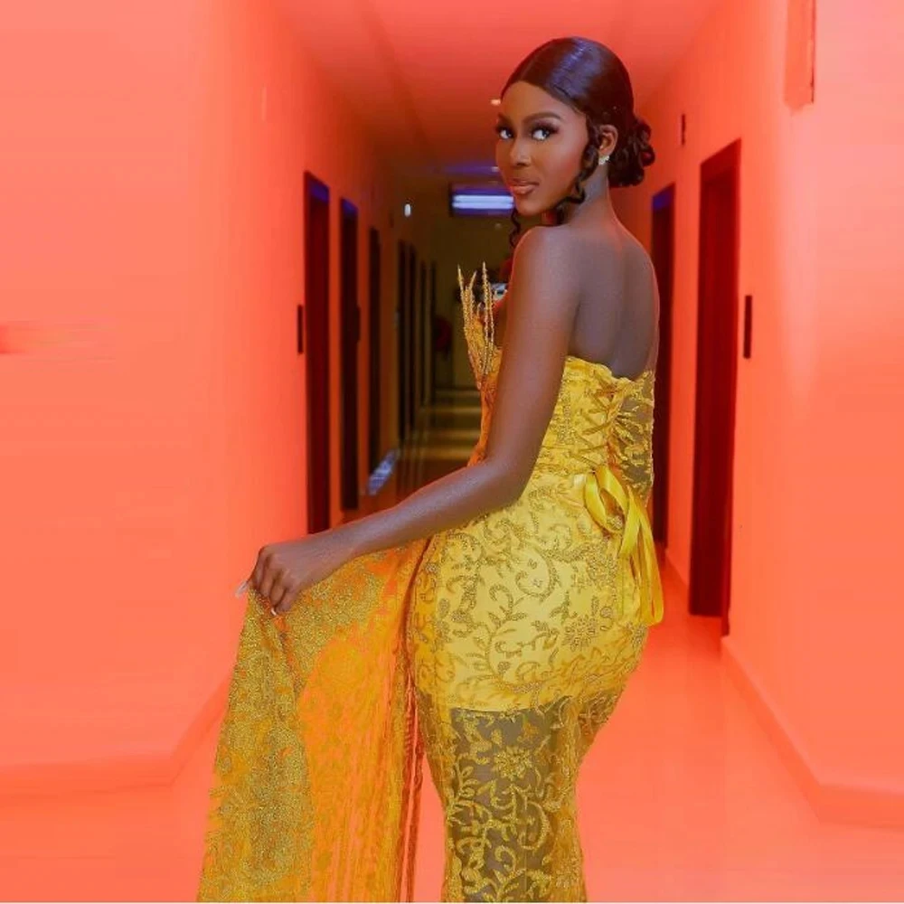 레이스 아플리케 파티 드레스 아프리카 이브닝 가운 아비예 골드 롱 슬리브 프롬 드레스 일루전 비즈 장식 스트레이트 오버레이