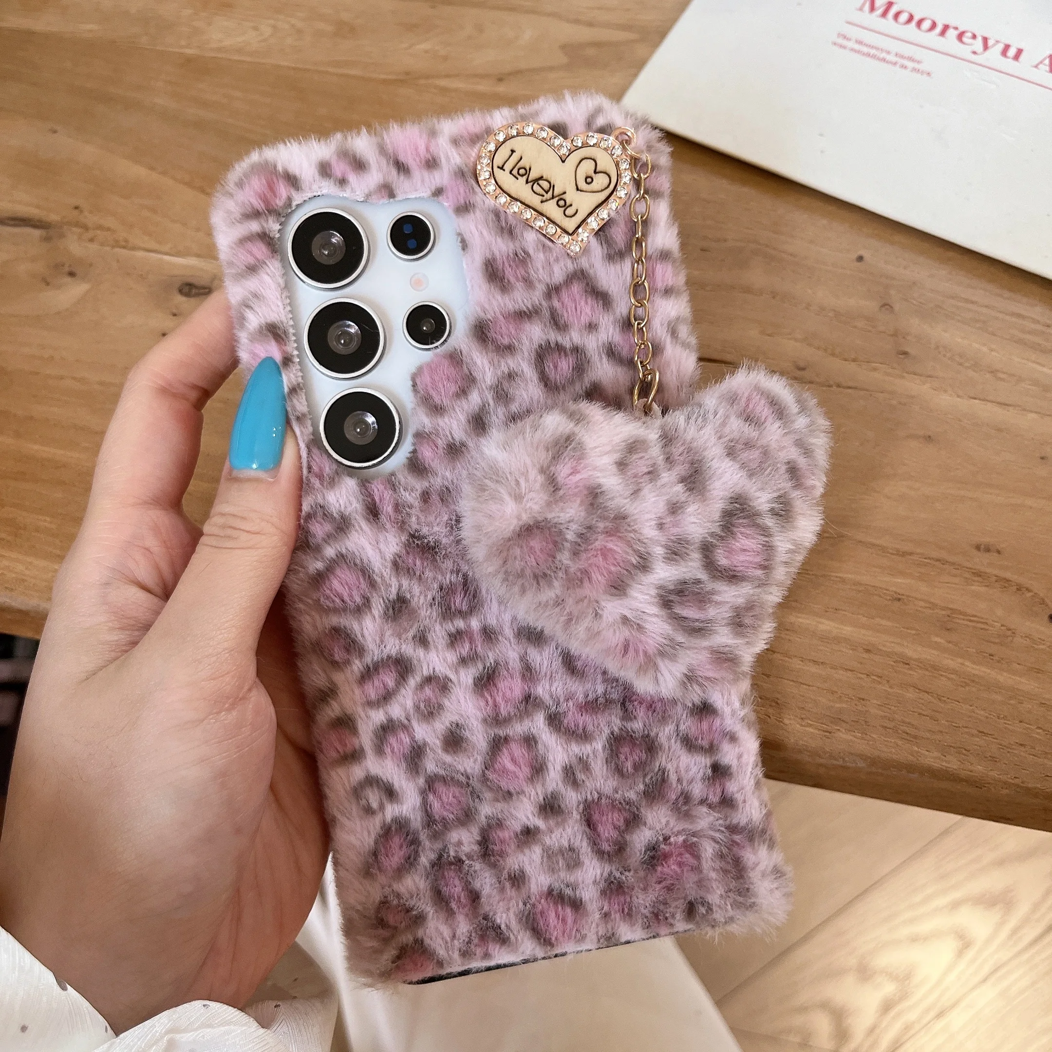 Pluizige Luipaard Hart Hanger  - Phone Cases Designer recensie en prijs