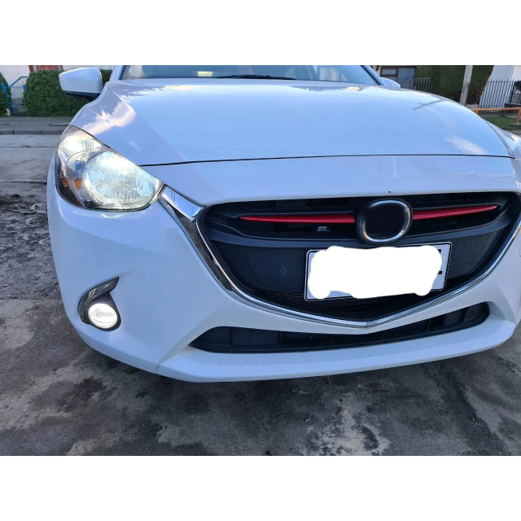 Imagem -05 - Carro Frente Grille Trim Moldagem para Mazda Demio 20232023 dj dl Mazda2 Hatchback Sedan Styling Vermelho