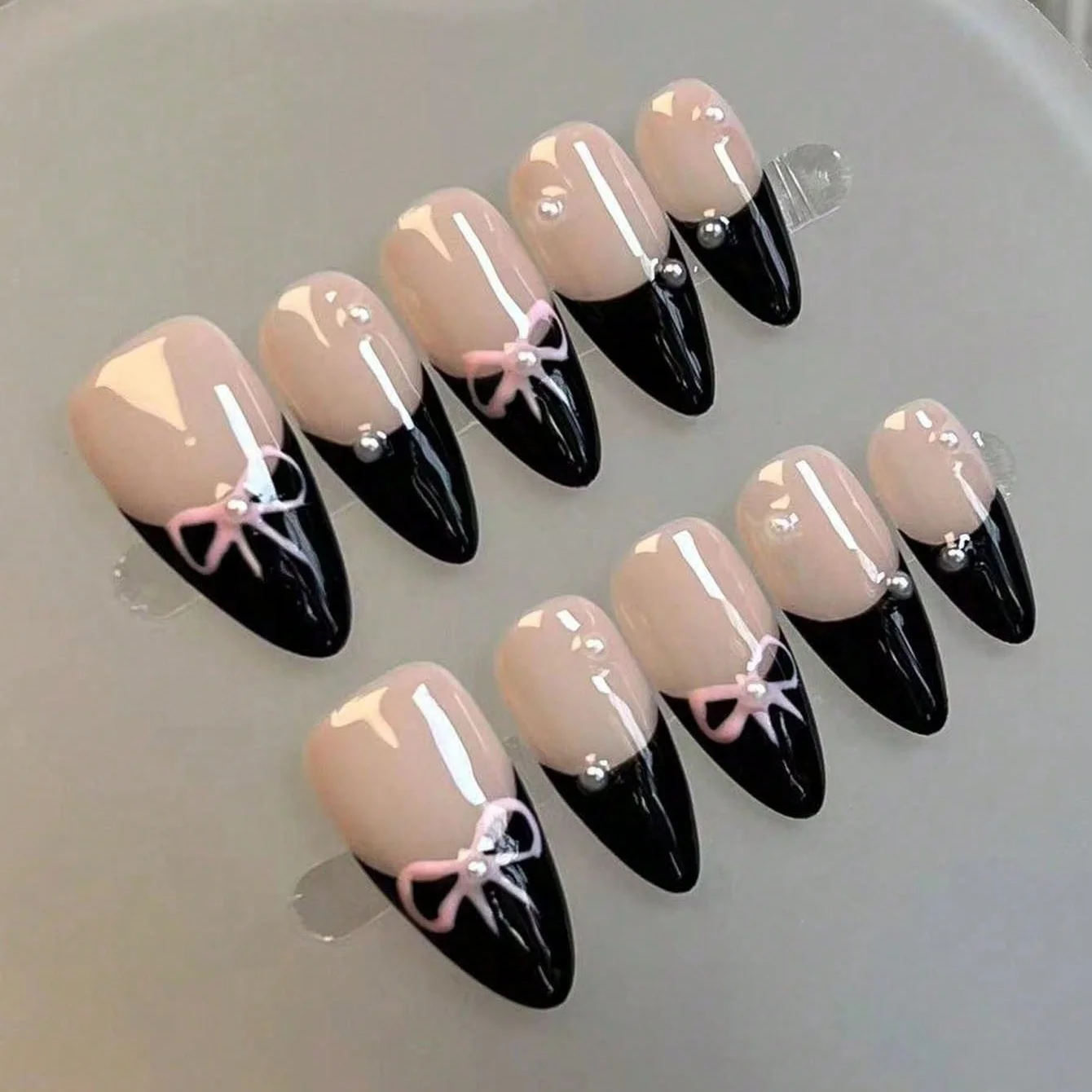 

10 шт. черных французских накладных ногтей с бантиками, ручной работы, глянцевые, короткие, в форме миндаля, для салонов красоты