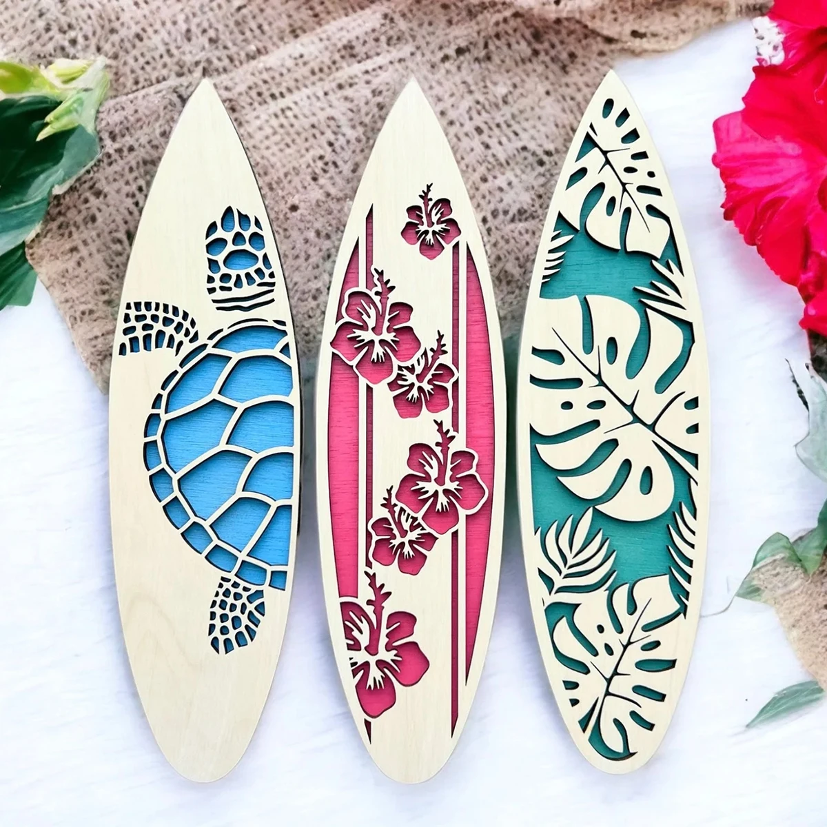 3pcs Tropical Surfboard Wall Art – Wooden Ocean Decor with Turtle, Flower & Monstera, Summer Beach Style Home Hanging Decoration