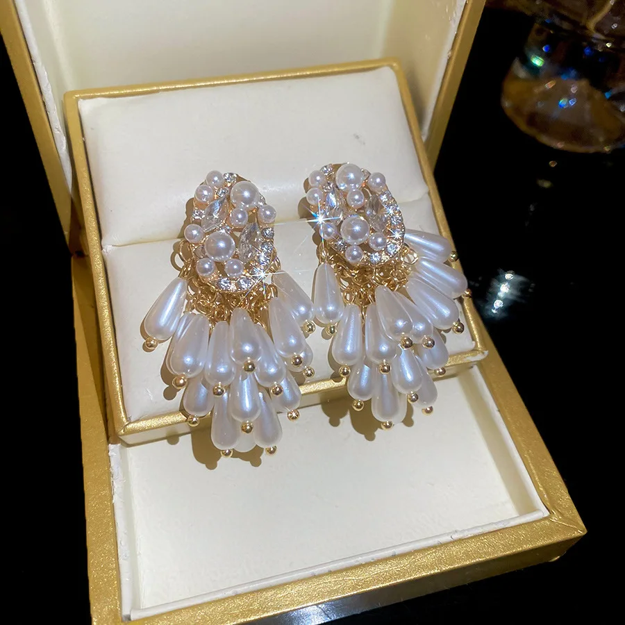 Ovale Tropfen-Quastenohrringe mit Perlen, französische, elegante Modeohrringe