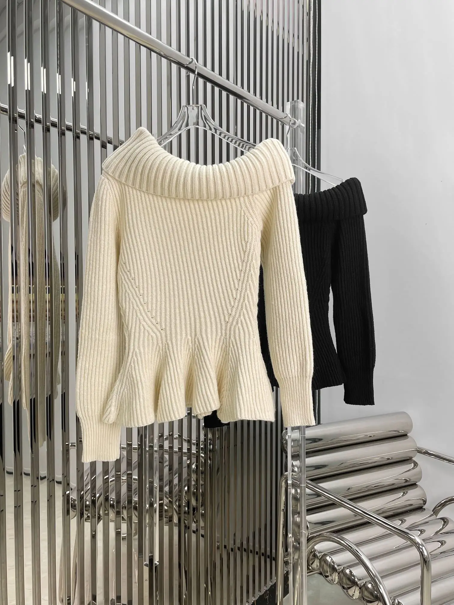 

Winter 2023 Autumn New and Women's off-Shoulder Asymmetric Sweater 0929