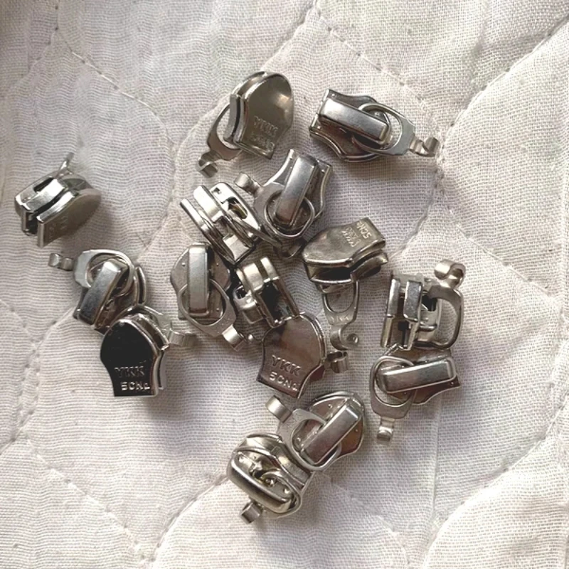 

20pcs/Lot 5# YKK Zipper Slider Head Silver Nylon Strip Jacket Repair Your Own Logo Art Craft Diy Tailor Sewing Apparel Supply