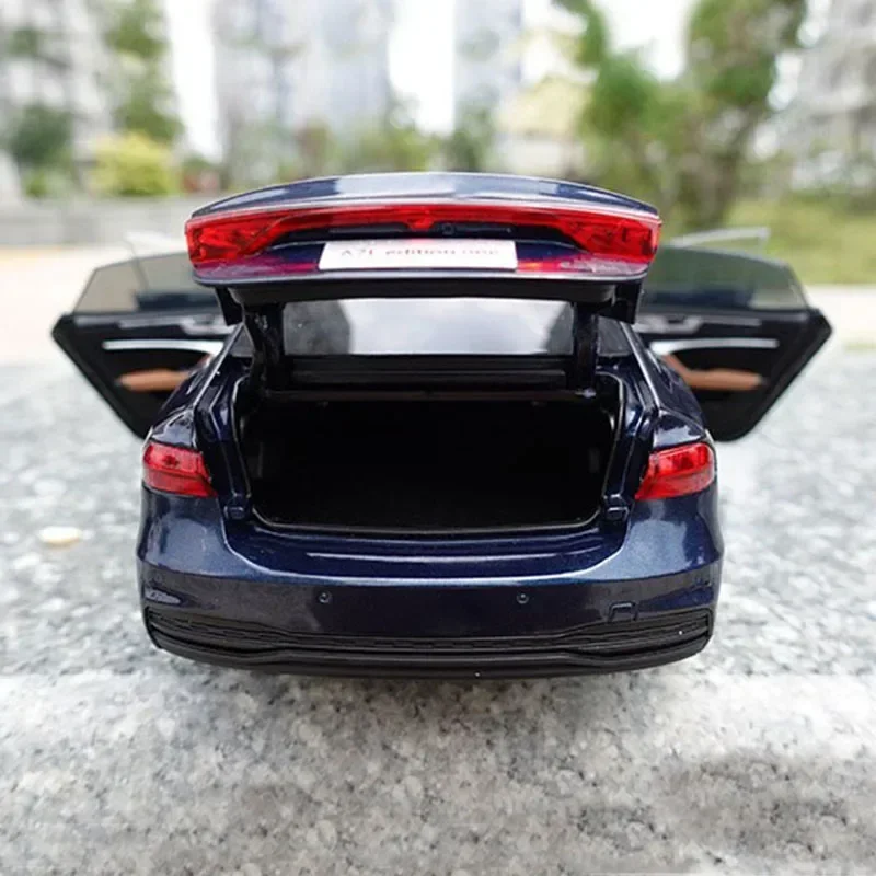Model samochodu ze stopu A7L 1:18, odlewany, sedan, wysoka jakość symulacji, pojazd, zabawki dla dorosłych, prezenty, kolekcja