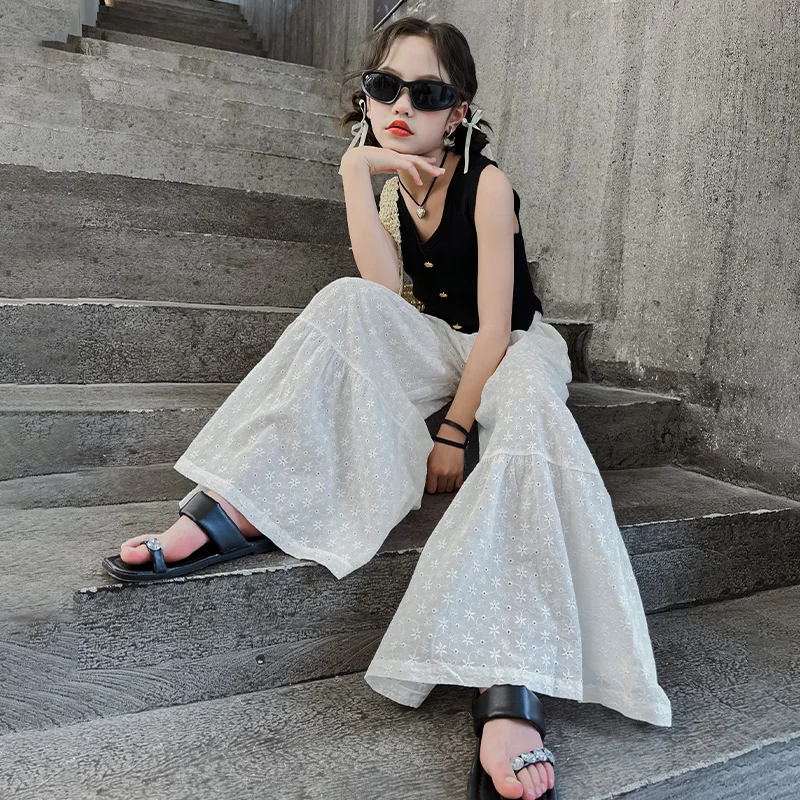 

2024 Summer Girls Knitted Sleeveless Tank Top+Hollow Lace Loose Wide Leg Skirt Pants 2pcs Set New Personalized Childrens Set 11T