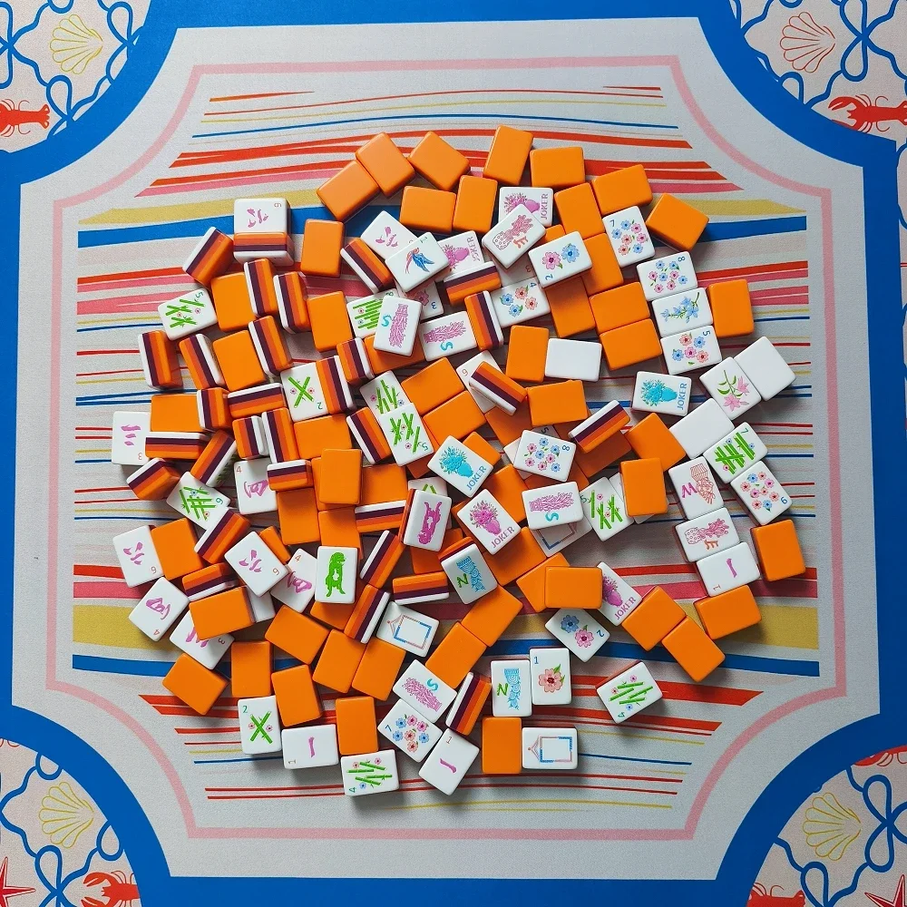 Hot Sale Orange Luxury Mahjong Tiles 4-Layer Acrylic Engraved American Mahjong Set Travel Mah Jongg Sets for Leisure Table Games