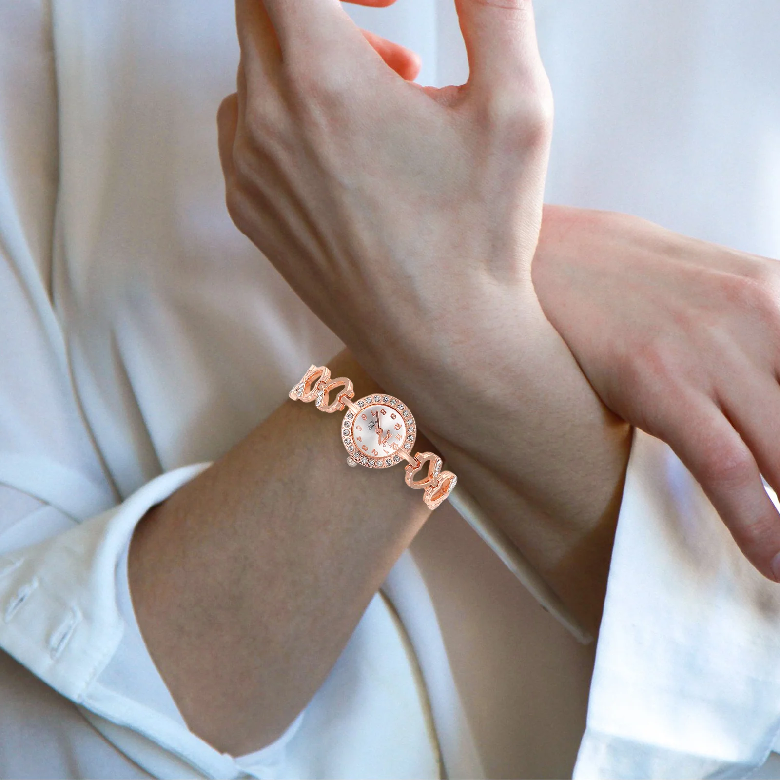 Full Diamond Heart Quartz Watch For Women Rose Gold Wrist Chain Rhinestone Decoration Fashion Delicate Digital Wristwatch