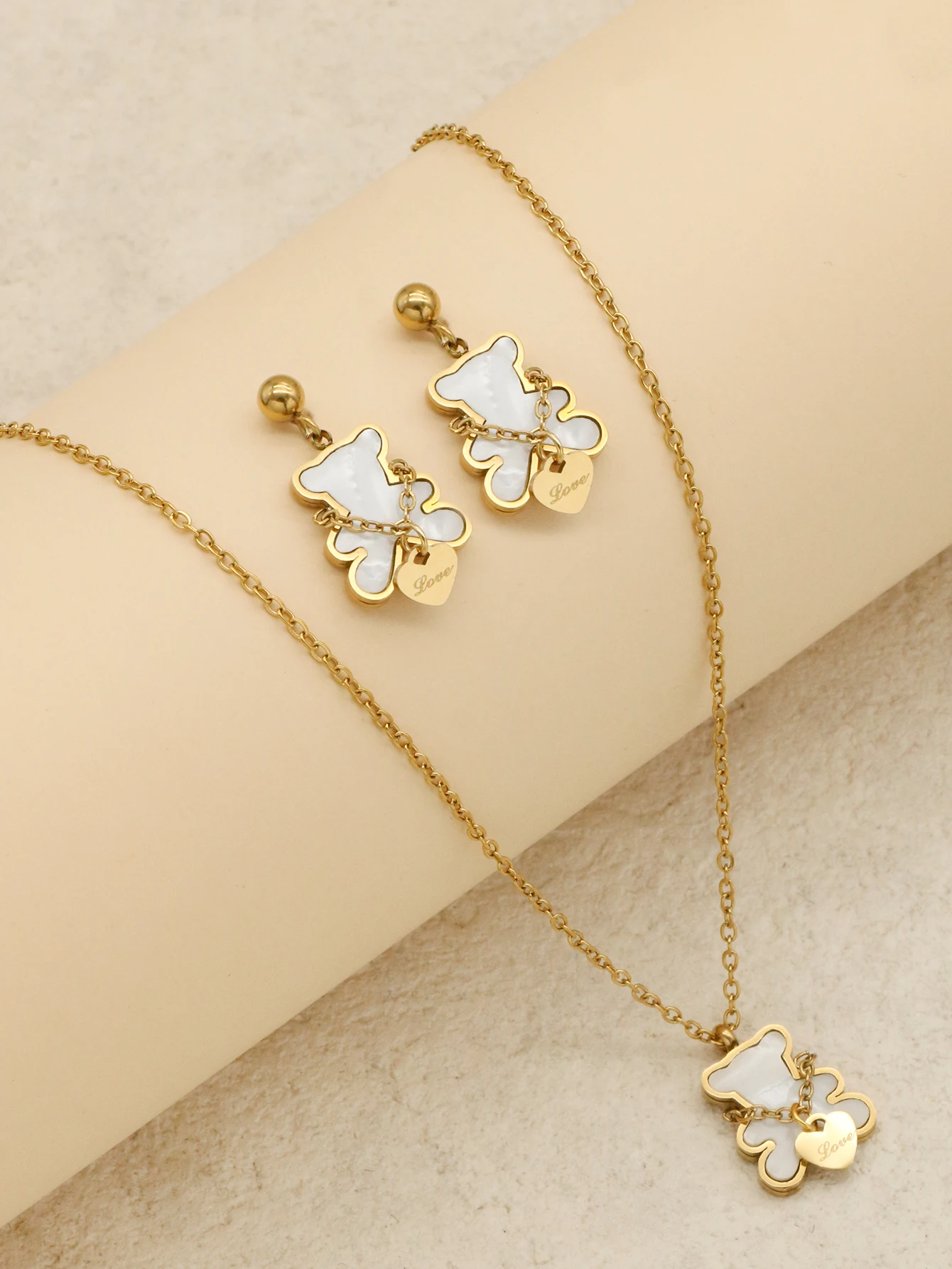 

1Set/3pcs Korean Style Golden Stainless Steel Chain Shell Teddy Bear Love Pendants Necklace Earrings Couple Jewelry Design Set