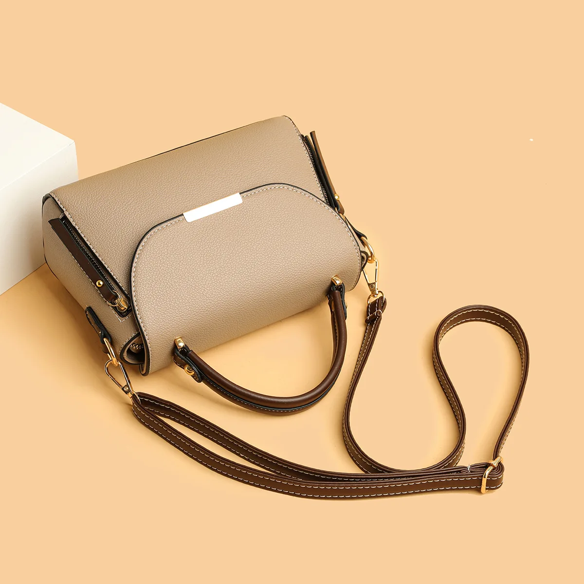 2025 new crossbody bag shoulder bag fashionable contrasting color women's handbag Women's clutch bag Sling bag Clutch bag