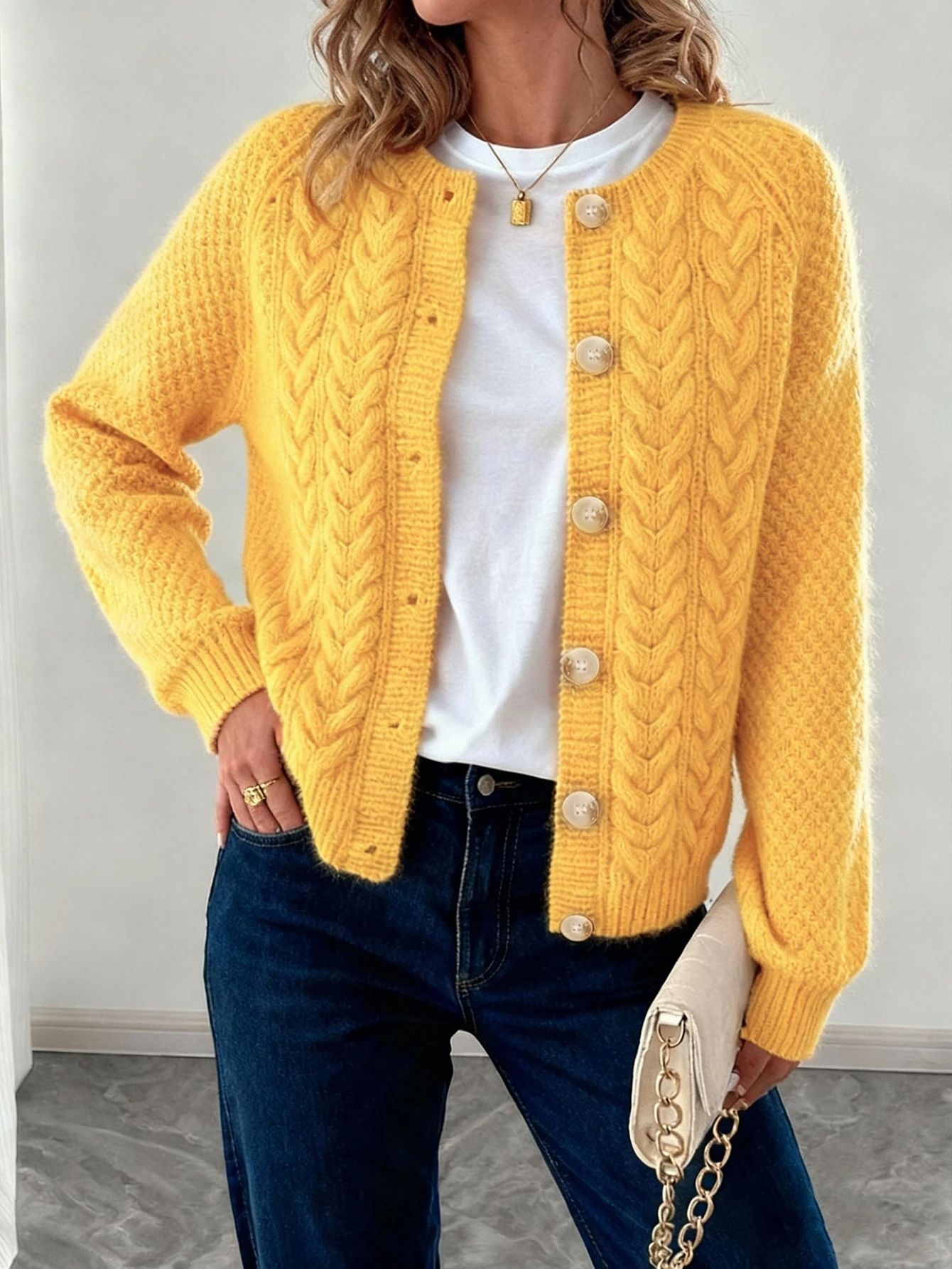 

Autumn and Winter New Niche Knit Cardigan for Women, Designed with a Lazy Style, Sweater Jacket, Yellow Round-Neck Design Cardigan, Casual and Elegant Autumn and Winter Jacket, Basic Versatile Style for Urban Commuting, Stylish and Casual Vacation Style, 