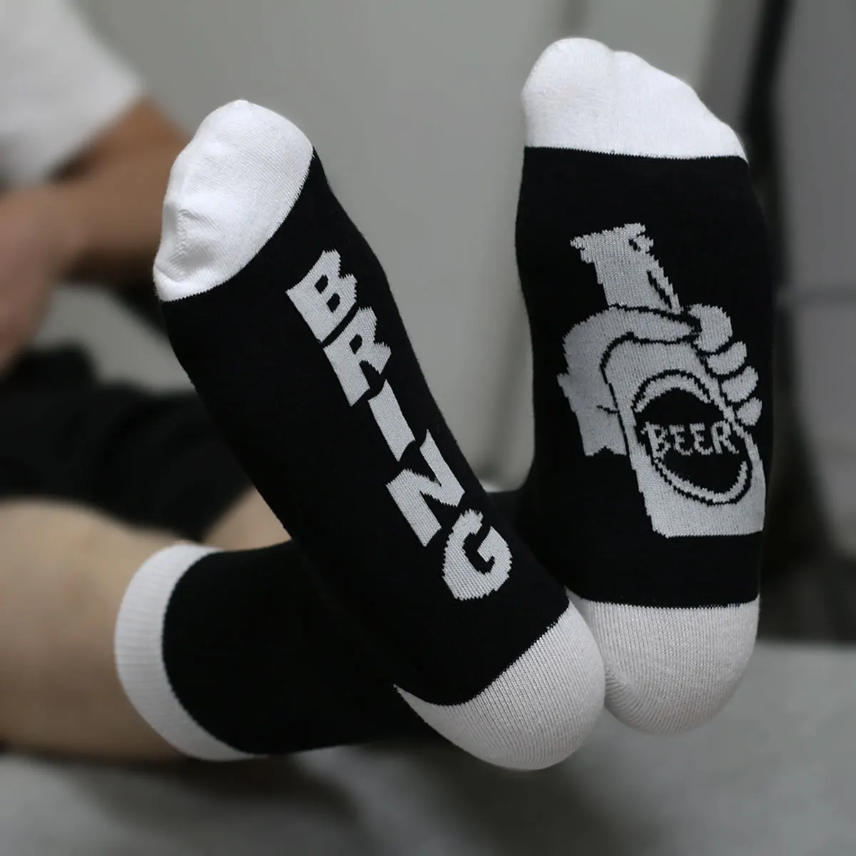 

1 pair of new beer socks, casual sports socks, trendy men's European and American foot letter socks, Beer Socks