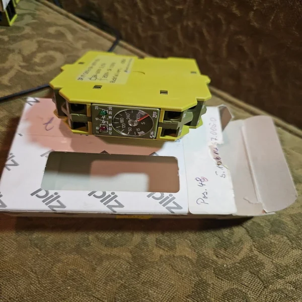 

1 шт. новое для 653140 Zff реле синхронизации 1100 ВА 250 В абсолютно новое оригинальное пятно Plc