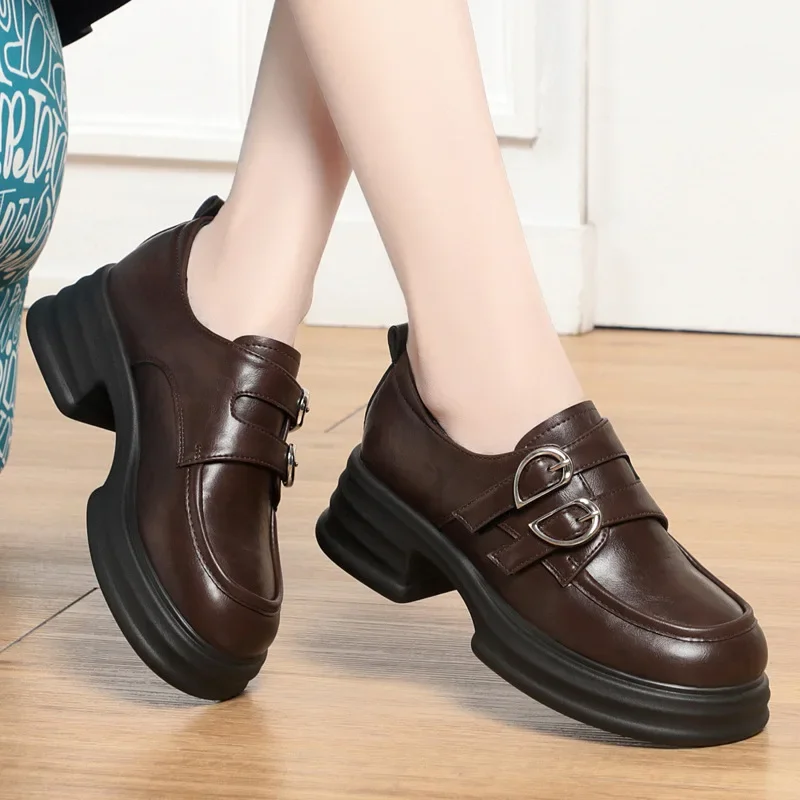 

Элегантные дышащие лоферы из мягкой кожи в британском стиле 5 см, туфли на платформе с толстой подошвой, осень 2024, туфли на среднем блочном каблуке, офисная обувь для мамы