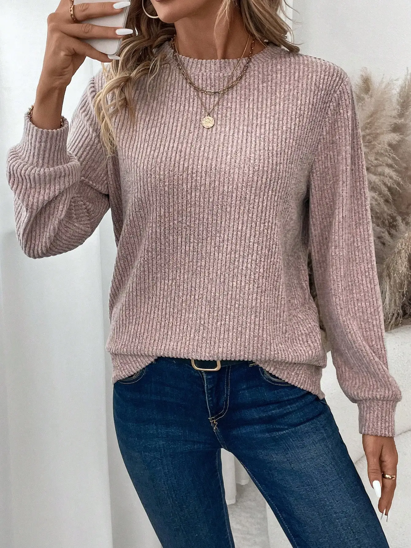 T-shirt casual da donna a maniche lunghe girocollo comoda spazzolata a costine tinta unita, adatta per l'autunno/inverno, top marrone