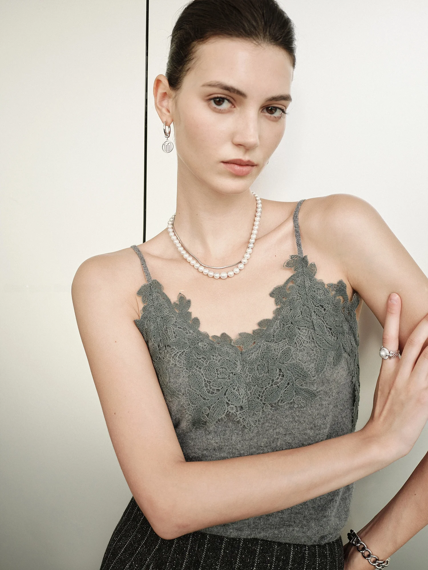 

Blancwing Camere Lace Knitted Vest Soft Skin-friendly Layered Wear Casual Sle V-ne Women's Slim Fit Warmth Inner Wear