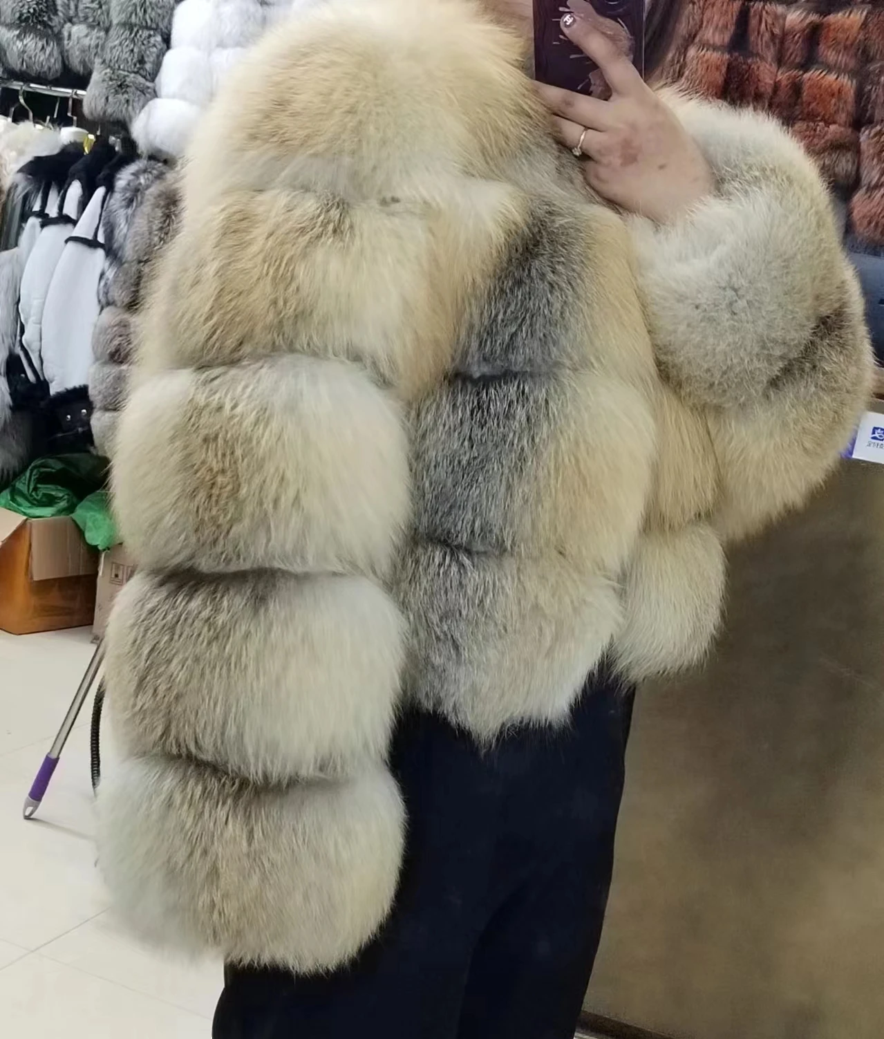 New winter high-end Jindao Fox King fur coat, winter warm whole leather genuine fur round neck women's short style