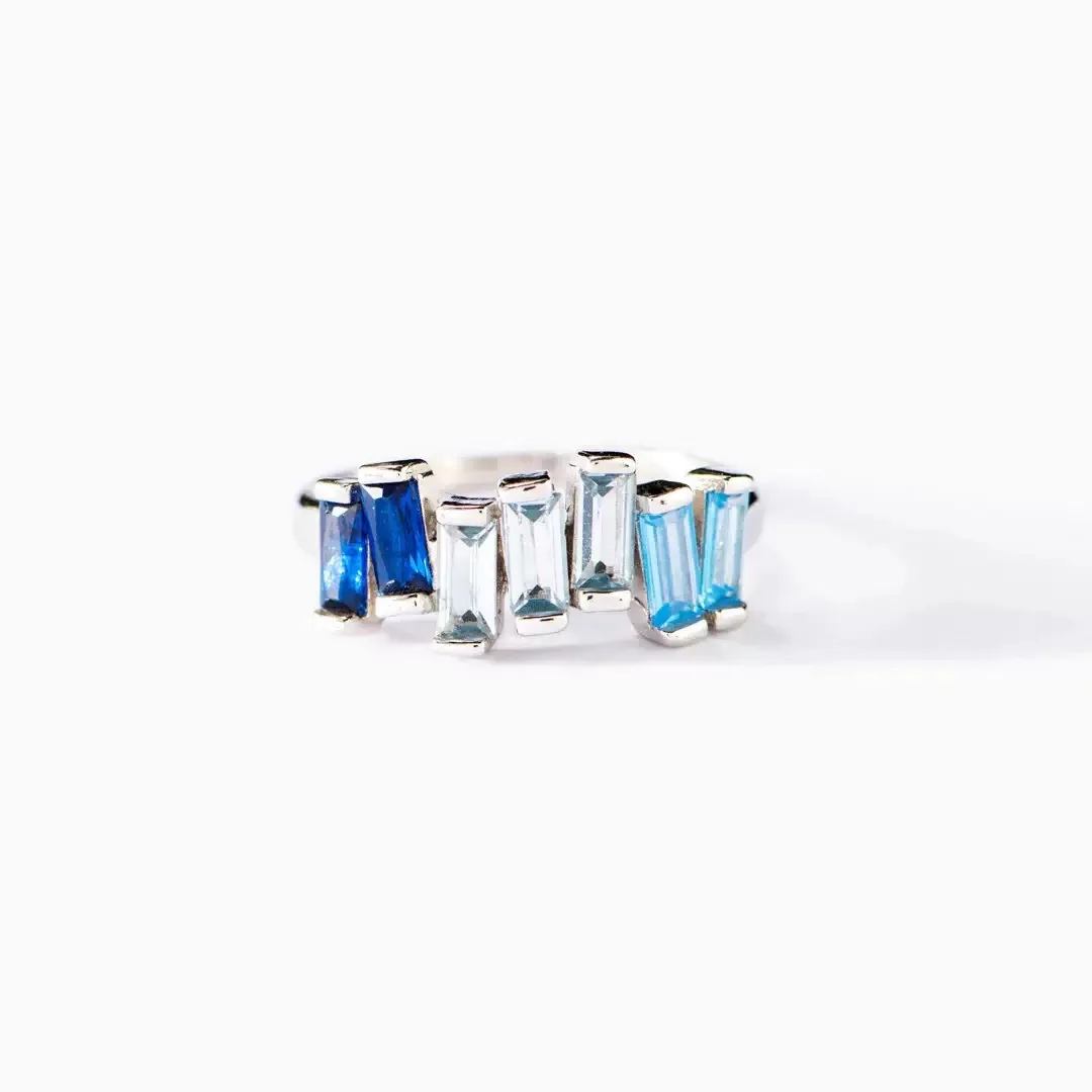 

Withered S925 Sterling Silver Irregular Small Rectangular Gradient Zircon Fashionable Versatile High-end Ring