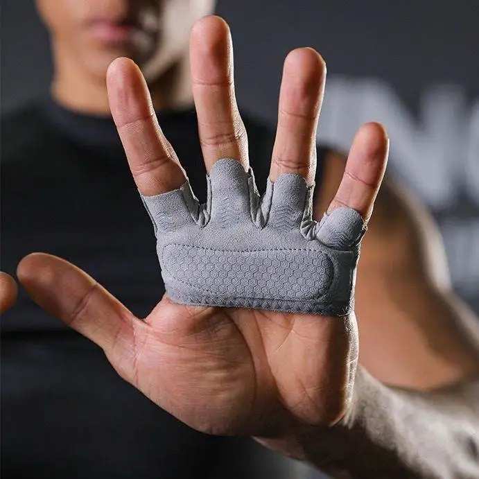 

Professional Fitness Gymnastics Gloves Half Palm Four Fingers Clip Anti-Slip Callus Prevention Men's Style Sports Training Pu...