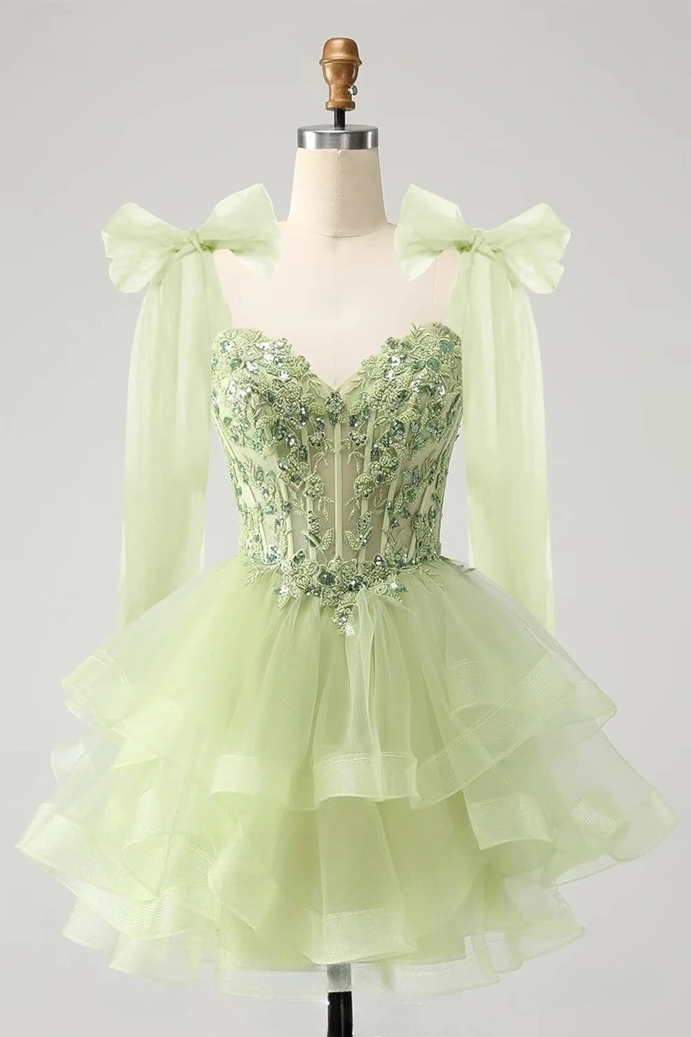 Abgestuftes Tüll-Abiballkleid, glitzernde Spitzenapplikation, Schleifenträger, kurzes Ballkleid für Teenager, Quinceanera-Abschlusskleid