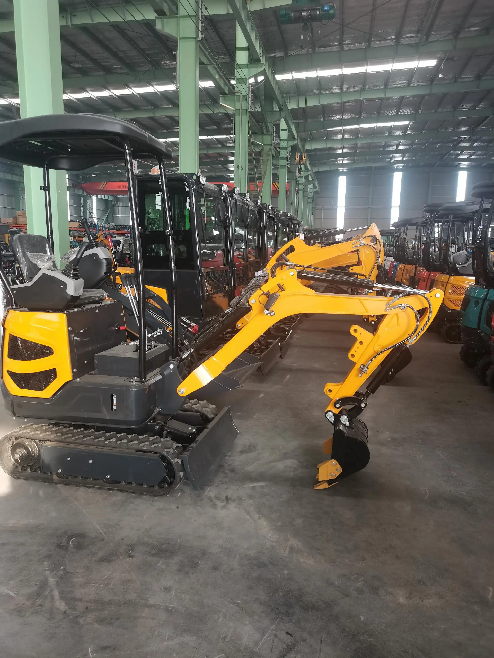 حالة جيدة سعر مخفض العلامة التجارية الجديدة حفارة زاحفة صغيرة حفارة عالية الجودة للبيع