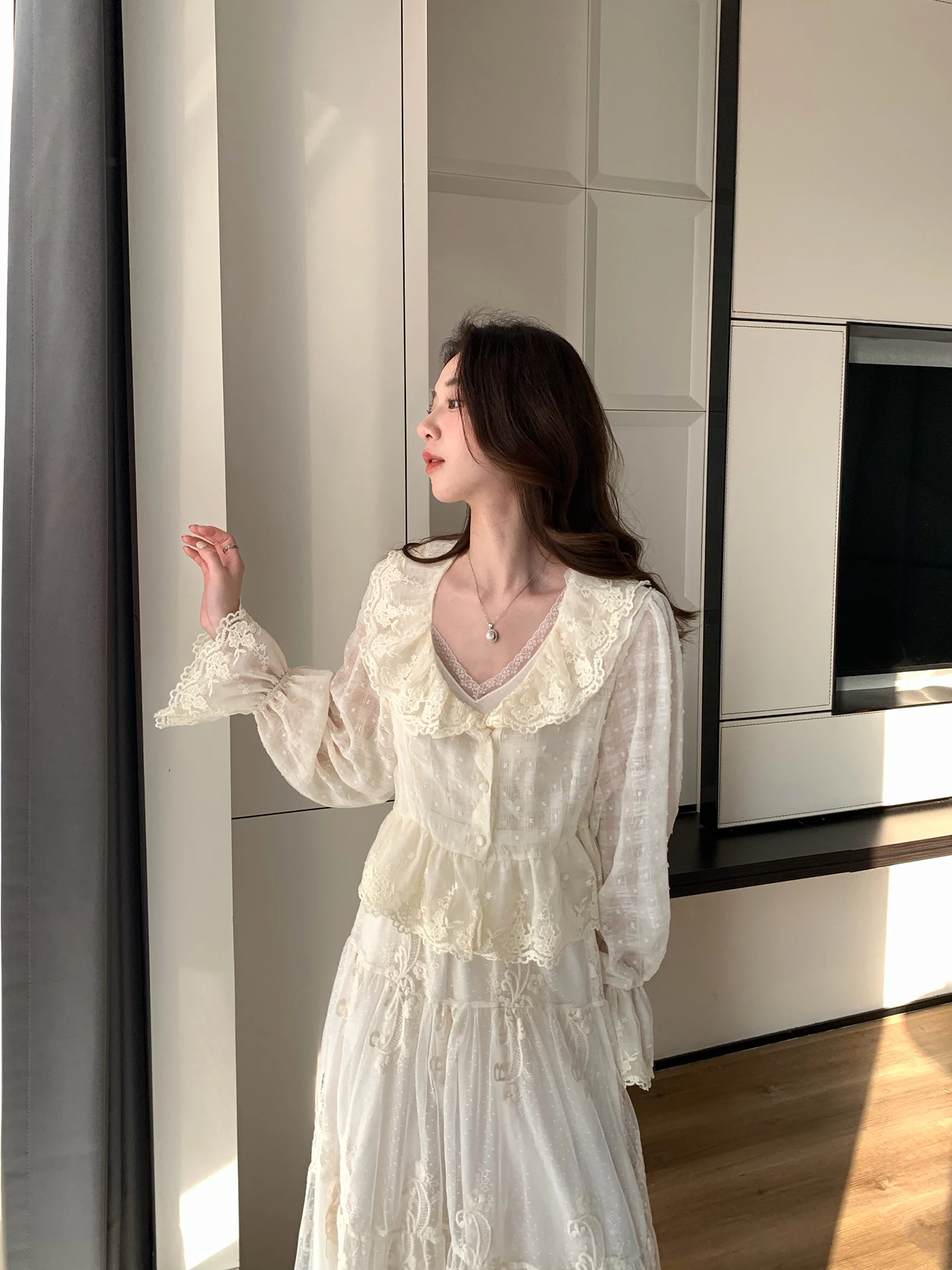 

INGCON Heavyweight Lace Shirt Women's Commute Style Korean Version Thin Model Breathable Long Sleeve Pure Color Casual Shirt