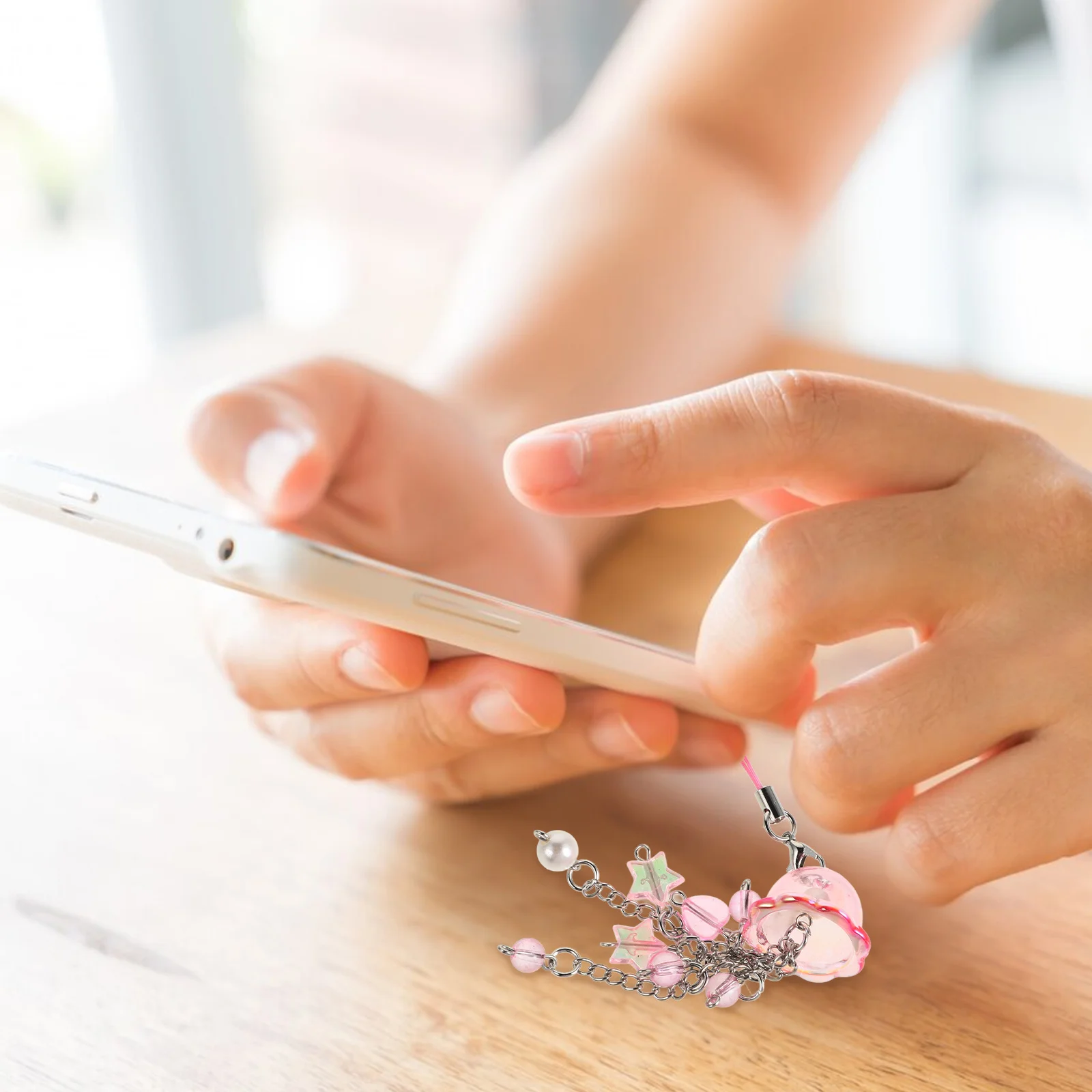 

Laser Tassel Phone Charm Decorative Bag Pendant Wear-Resistant Hanging Bag Ornament Portable Keychain Accessory for Keys and