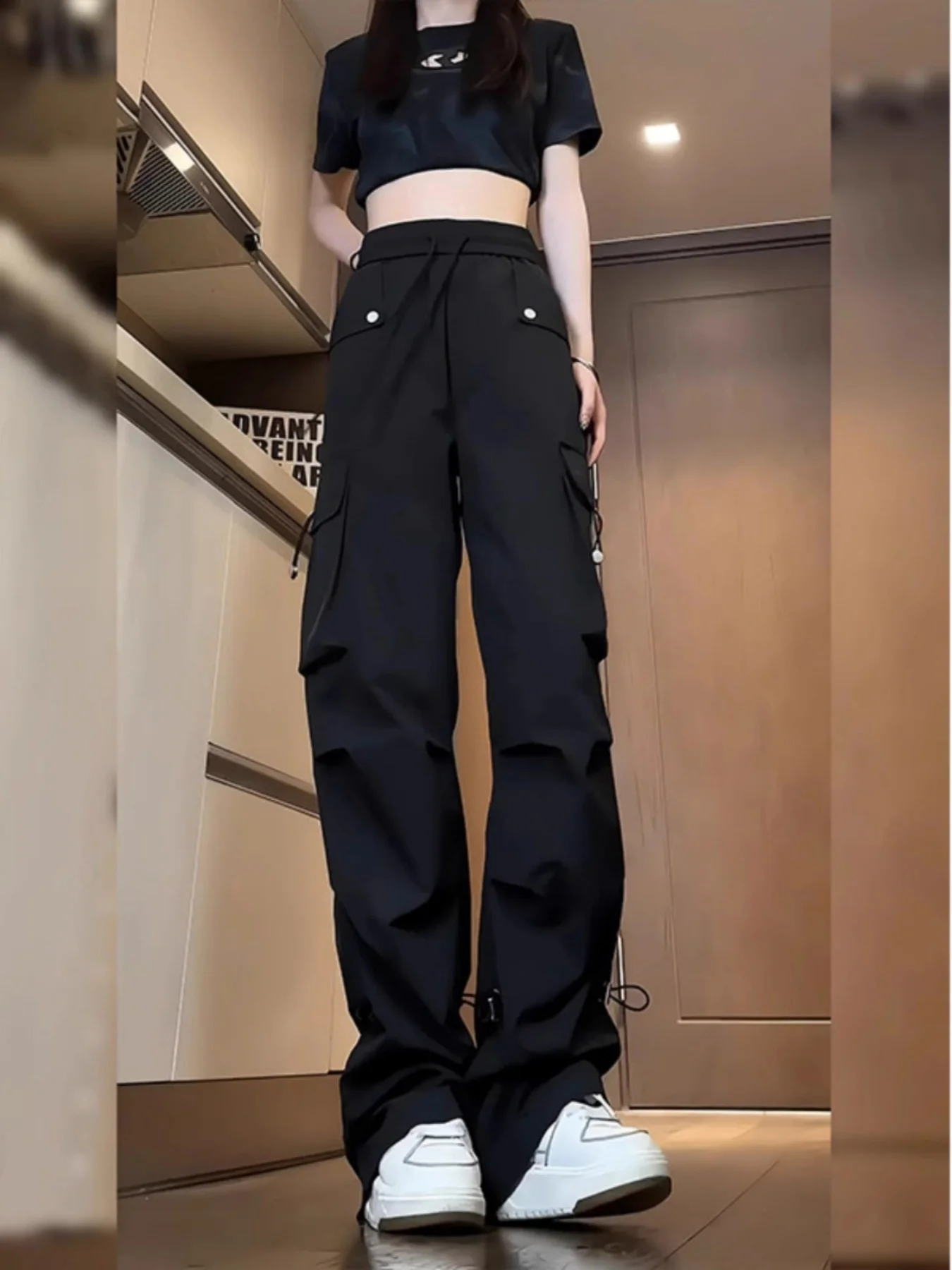 กางเกงคาร์โก้ขากว้างหลายกระเป๋าสไตล์อเมริกันสำหรับผู้หญิง รุ่นใหม่สำหรับฤดูใบไม้ผลิและฤดูใบไม้ร่วง สไตล์นักเรียนเกาหลี ดีไซน์บาง กางเกงลำลองอเนกประสงค์