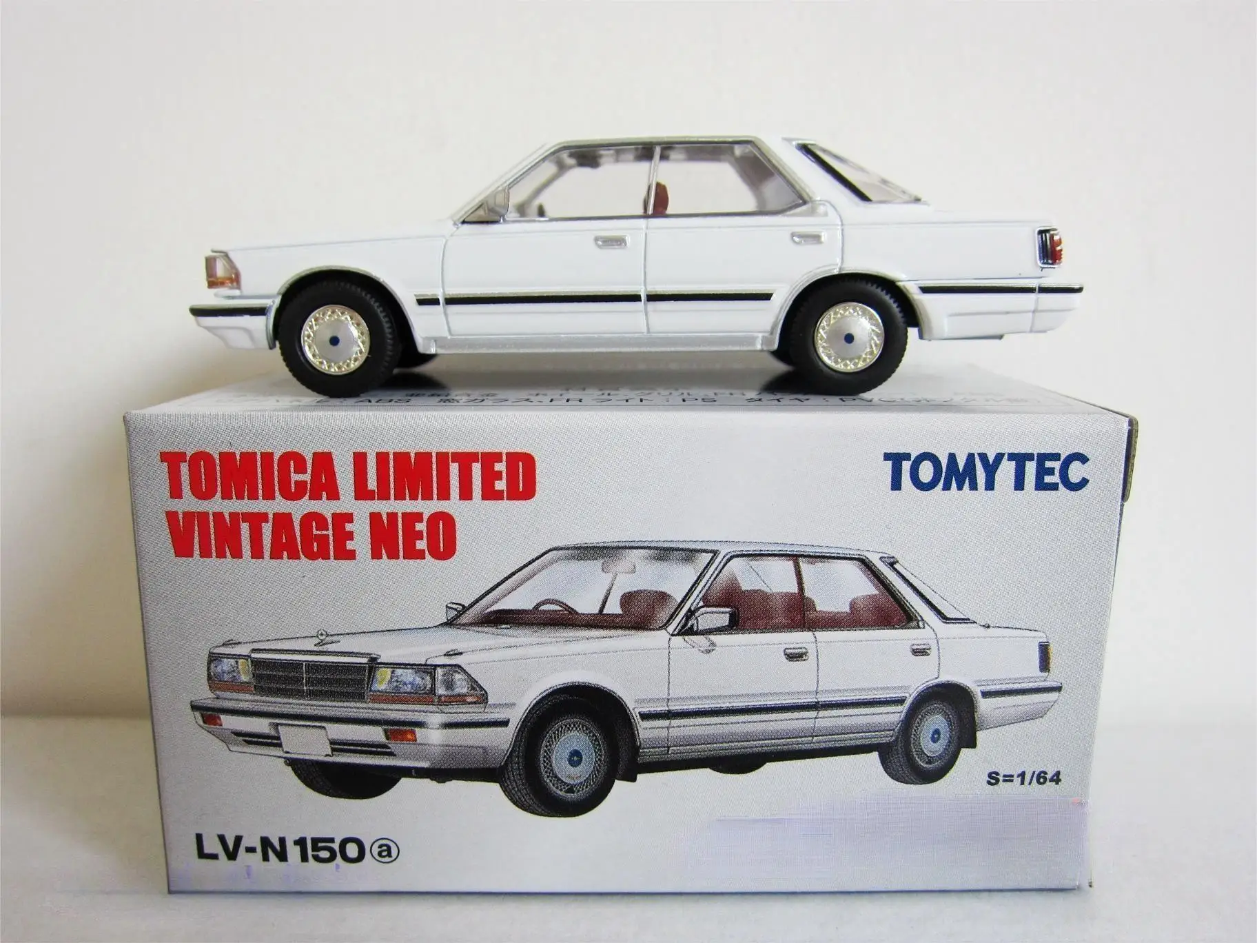 Tomytec-modelo de coche Tomica TLV 1/64, LV-N150a, NISSAN, GLORIA V30, BROUGHAM, de aleación fundida a presión, para regalo