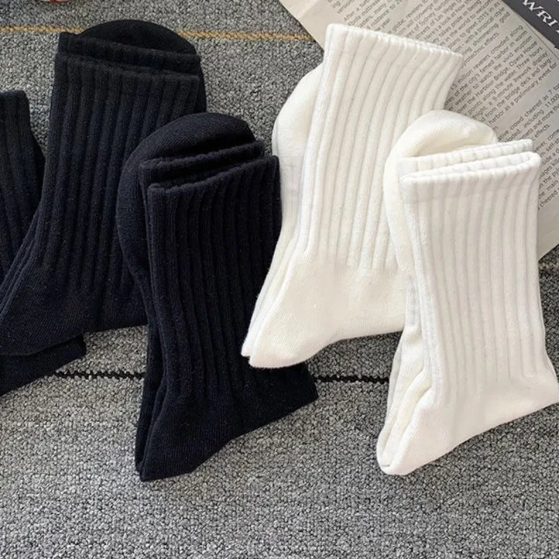 2 Pairs Men White Black Soft Warm Socks Autumn Winter Breathable Solid Color Male Sport Long Middle Tube Casual Socks for Men