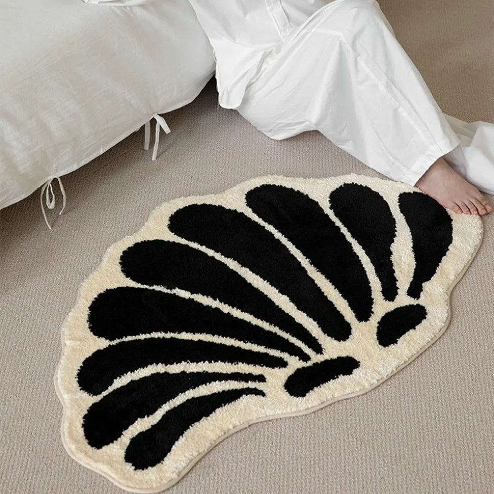 Ins Shell Shape Tufted Rugs for Living Room Bedroom Decor Korean Simple Soft Plush Carpet Home Black White Stripe Bath Floor Ma