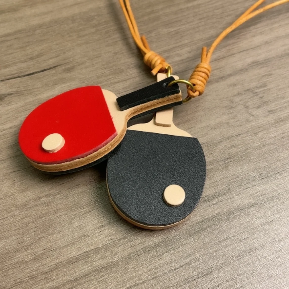 Brelok do kluczy z prawdziwej – Table Tennis Keychain recenzja i cena