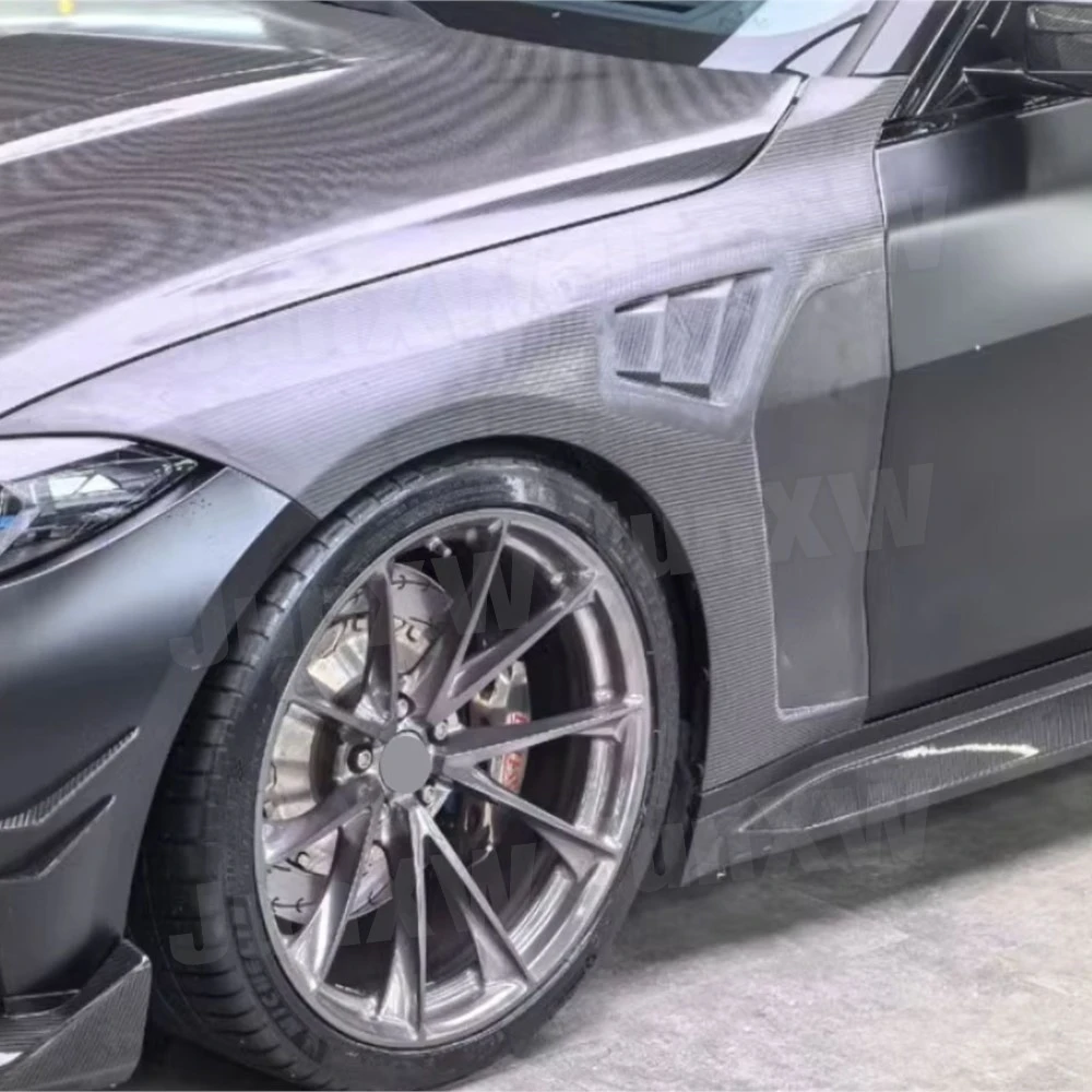 

Накладки-сплиттеры на передний бампер и боковые крылья из настоящего карбона для BMW G80 M3 G82 G83 M4 21+ FRP AlphaBody Kits