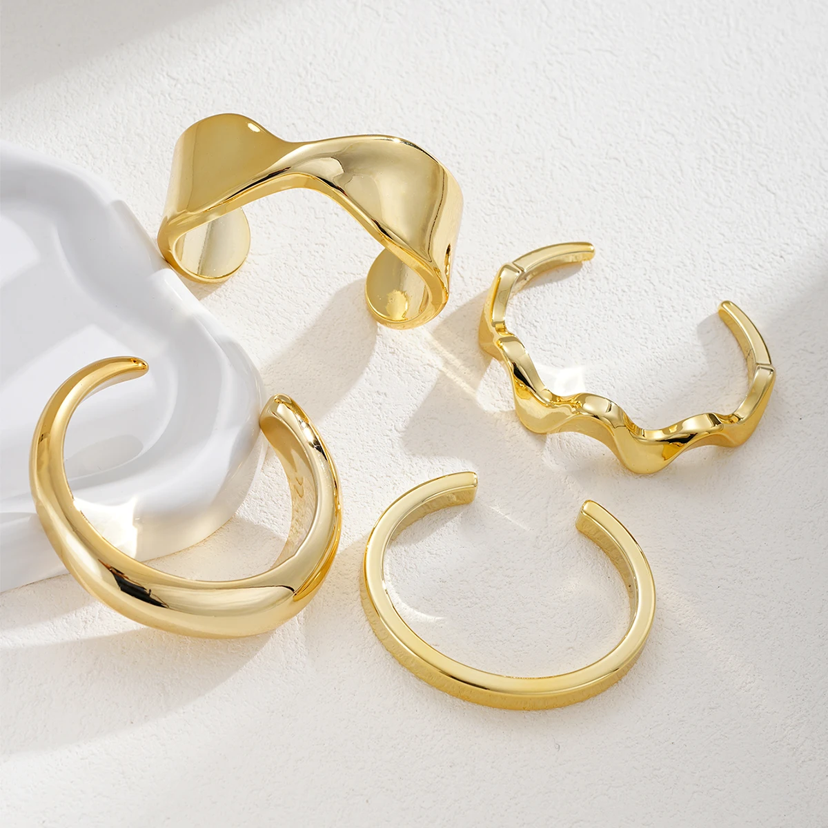4-teiliges Vintage-Armreif-Set im alten Münzstil aus Kunstharz in Goldfarbe für Damen, Boho-Schmuck für den Alltag und Partys, Geschenk, Neu – Detail 7