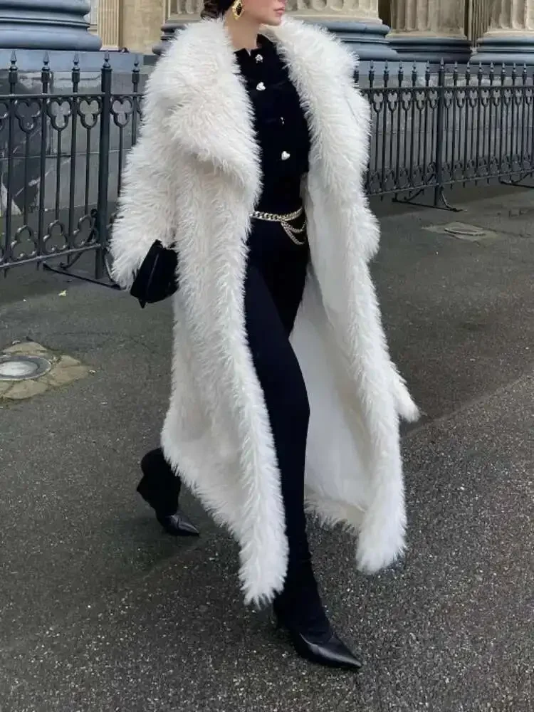 White Long Outerwear Elegant Temperament Loose Lapel All Match Thick Warm Faux Fur Coat For Women 2025 New Winter